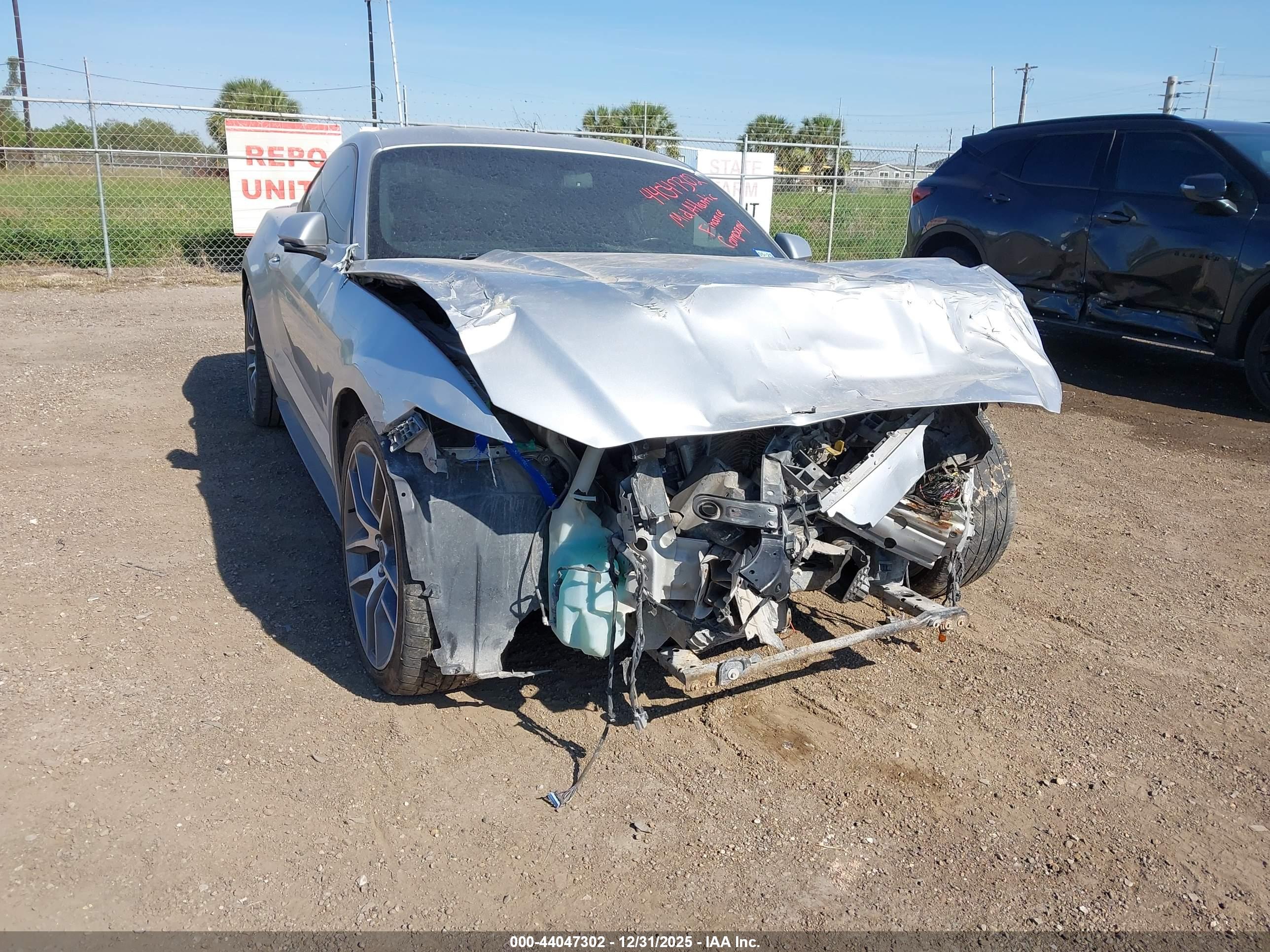 FORD MUSTANG image 6