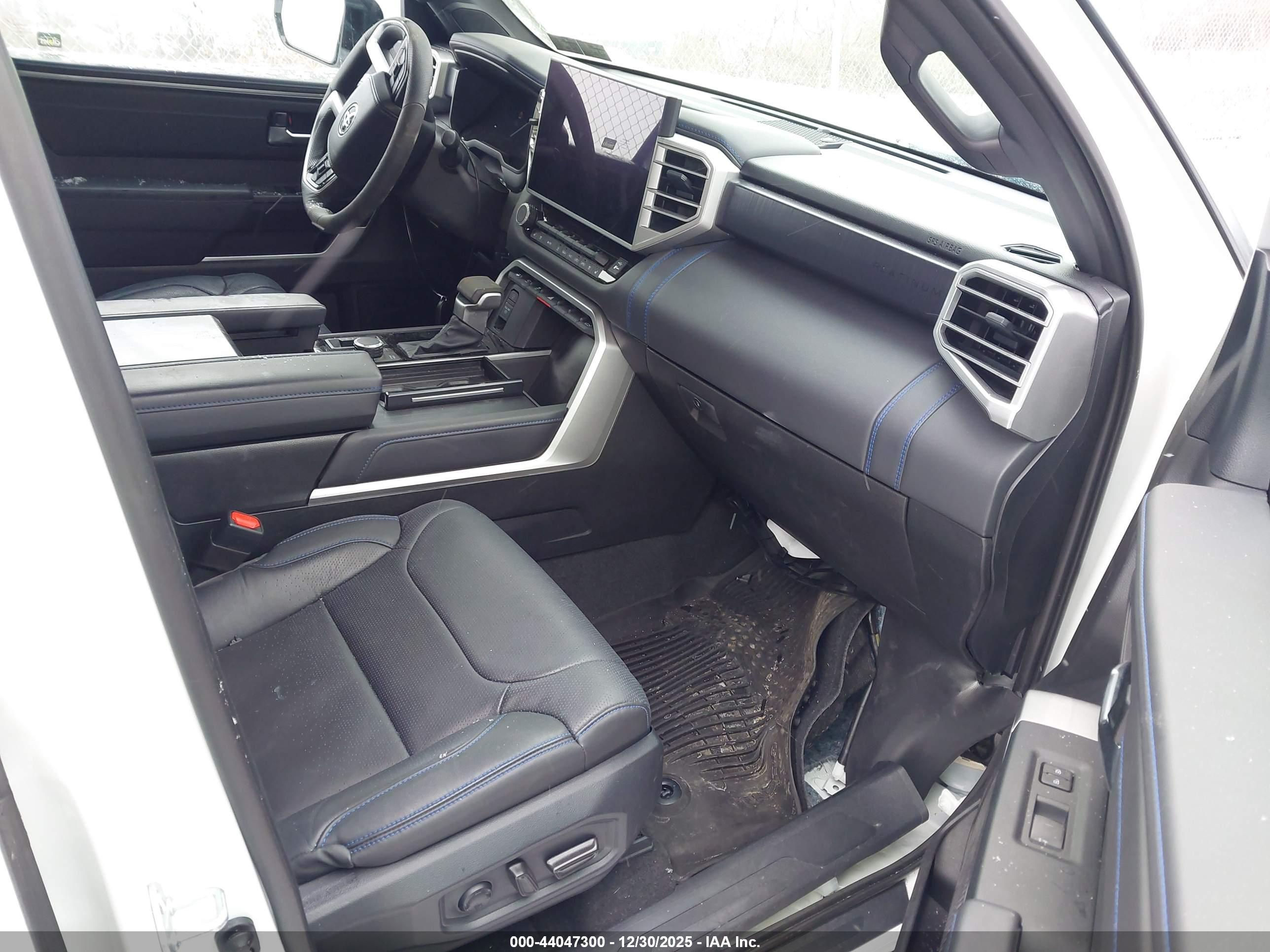 TOYOTA TUNDRA image 5