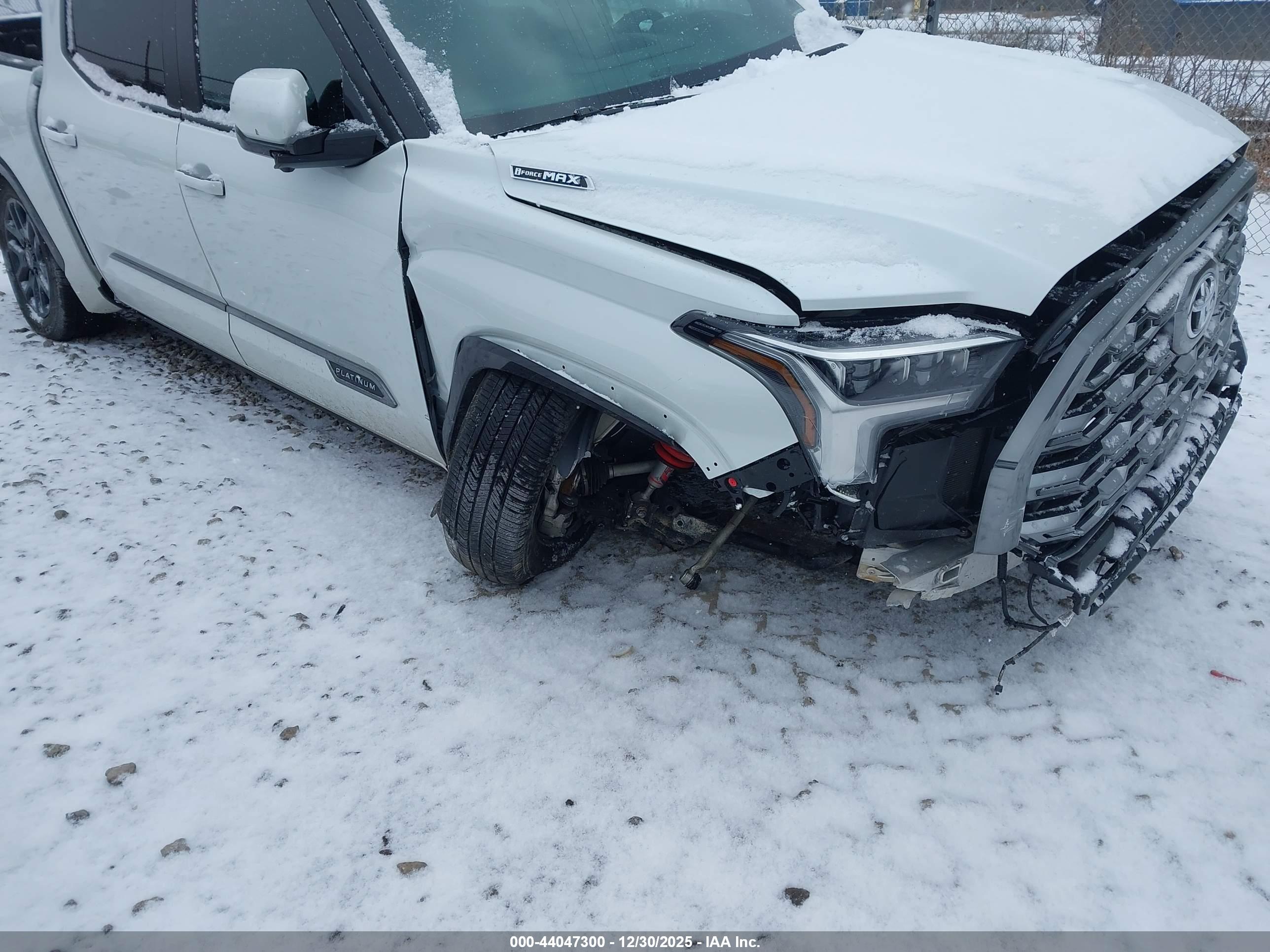 TOYOTA TUNDRA image 6