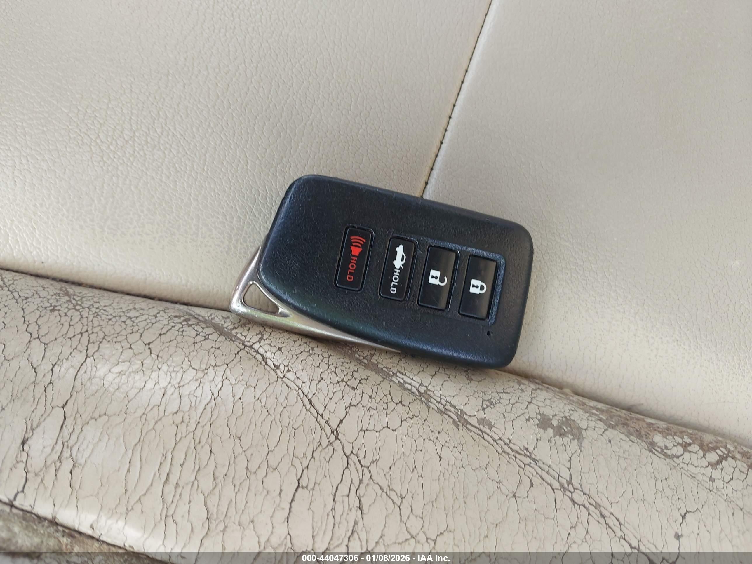 LEXUS ES image 11