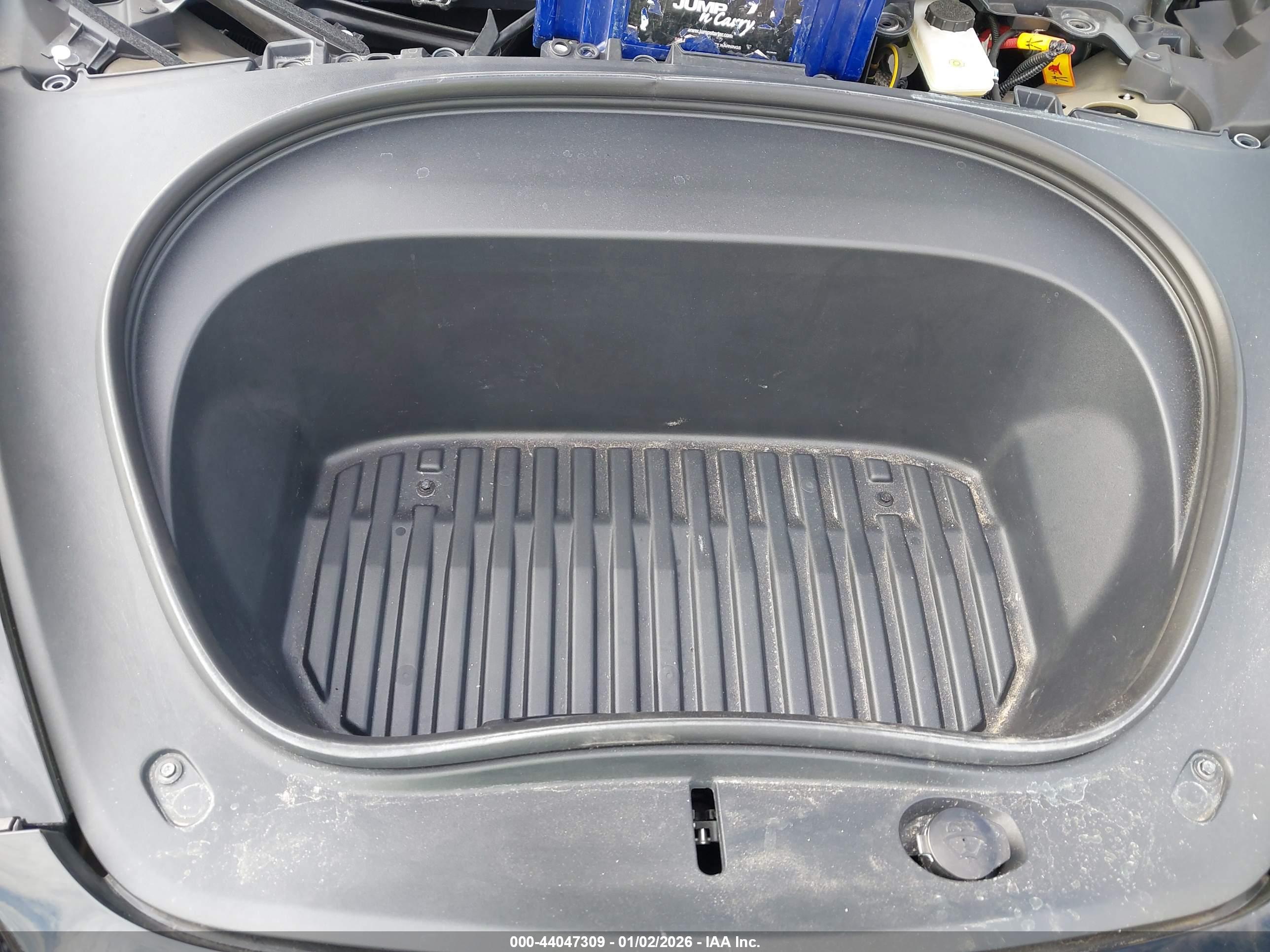 TESLA MODEL image 10
