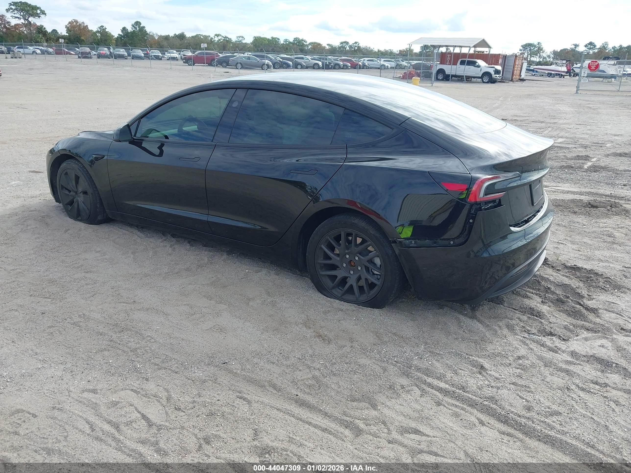 TESLA MODEL image 3