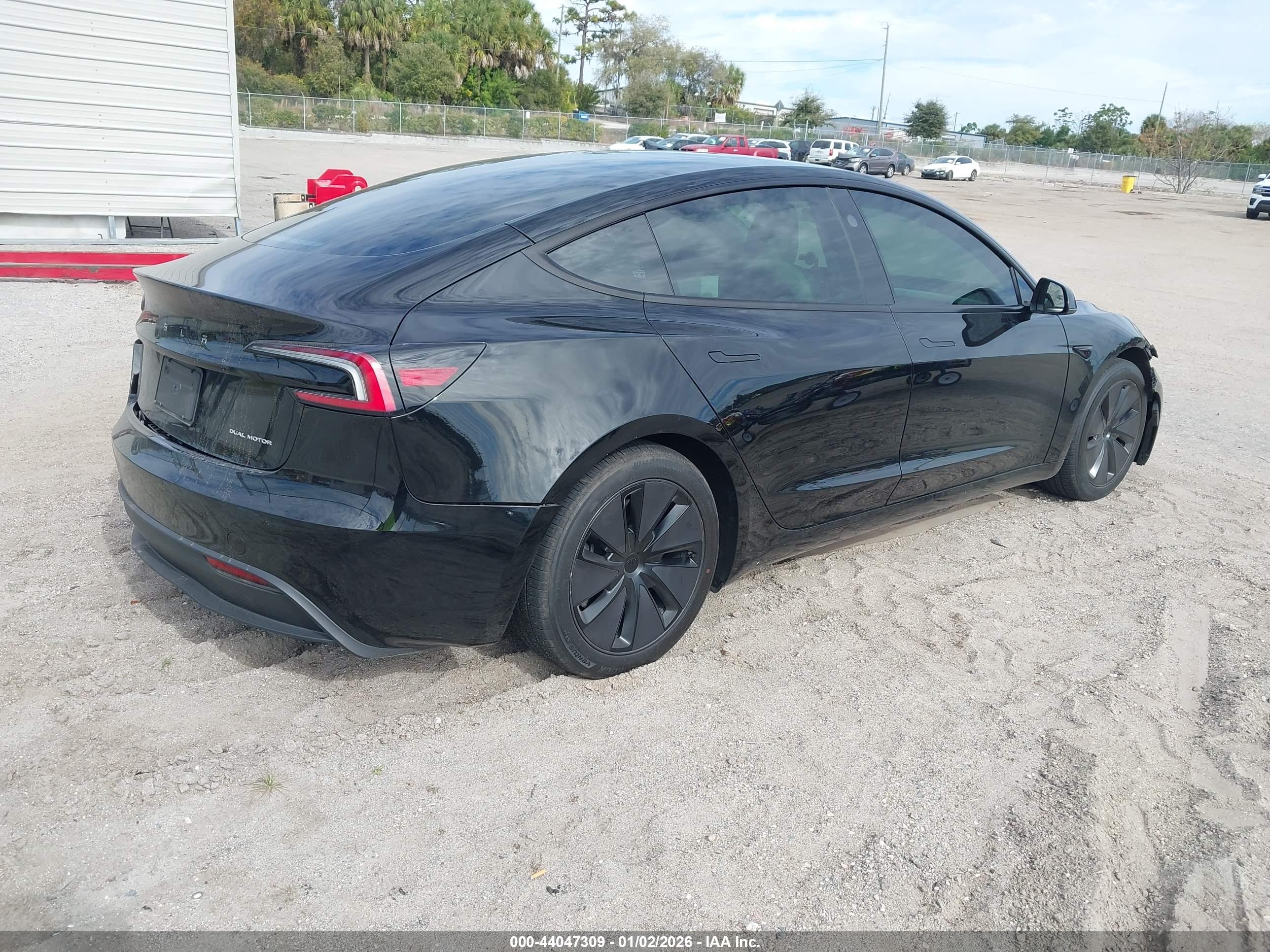 TESLA MODEL image 4