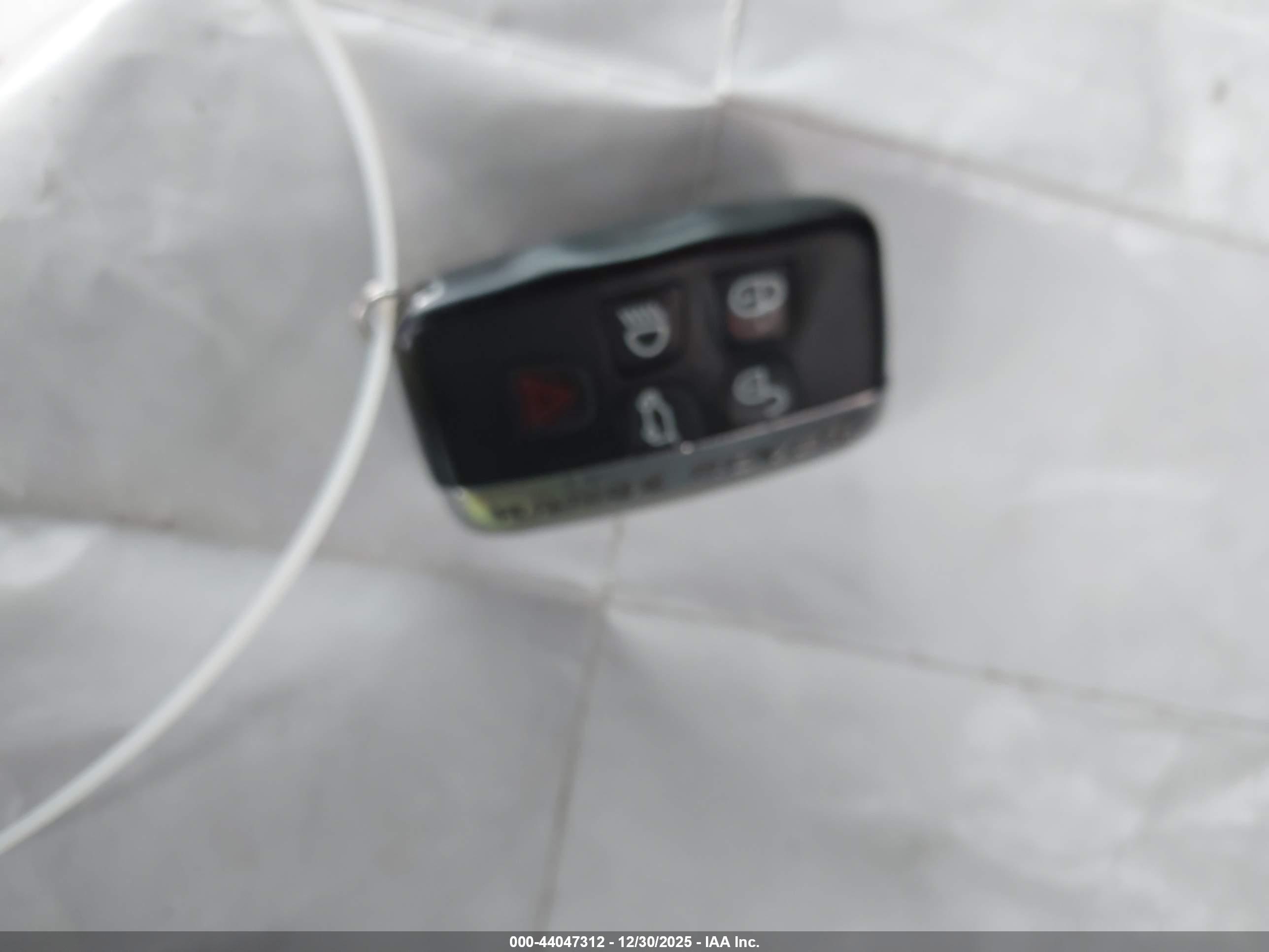 LAND ROVER image 11