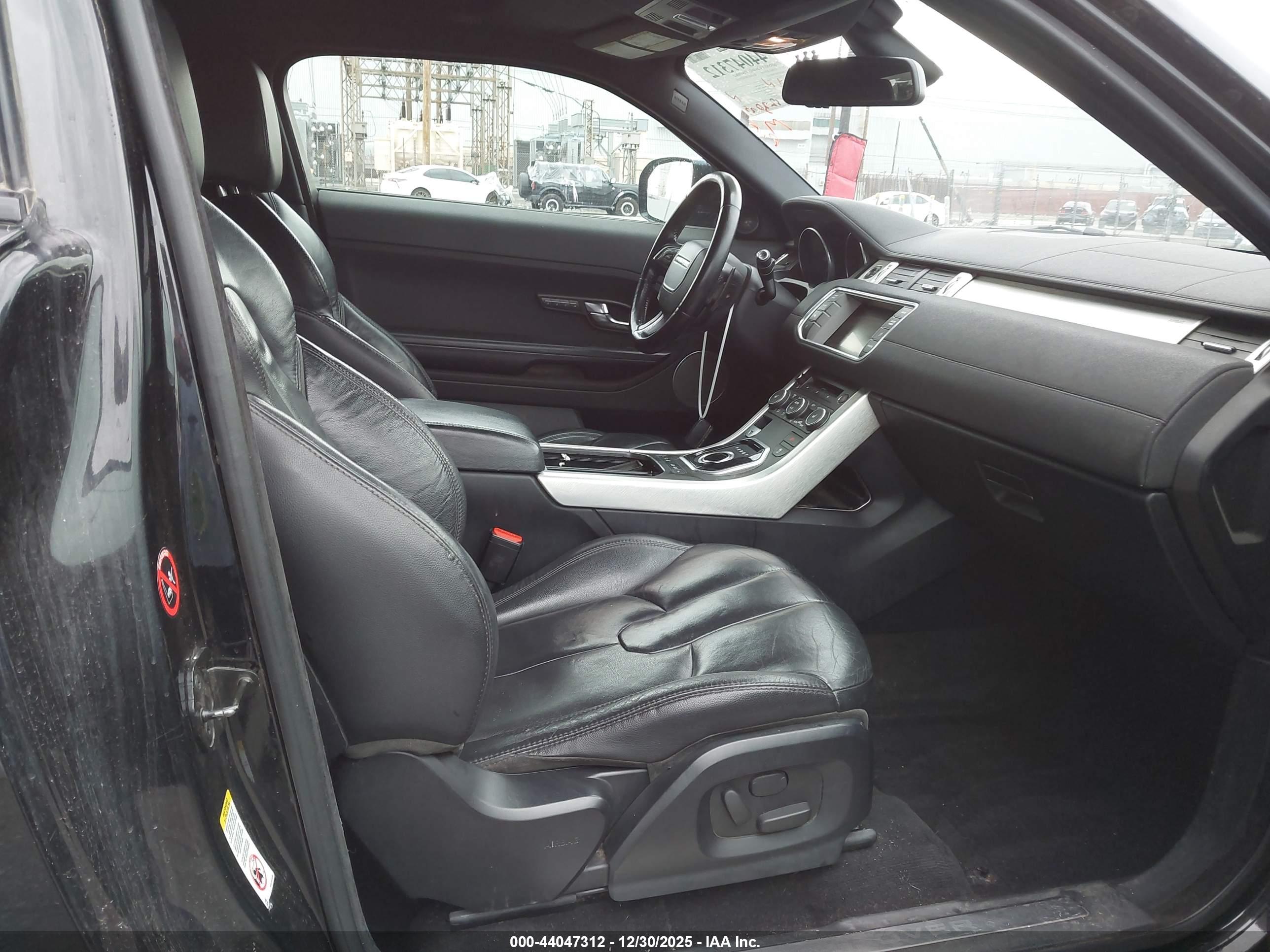 LAND ROVER image 5