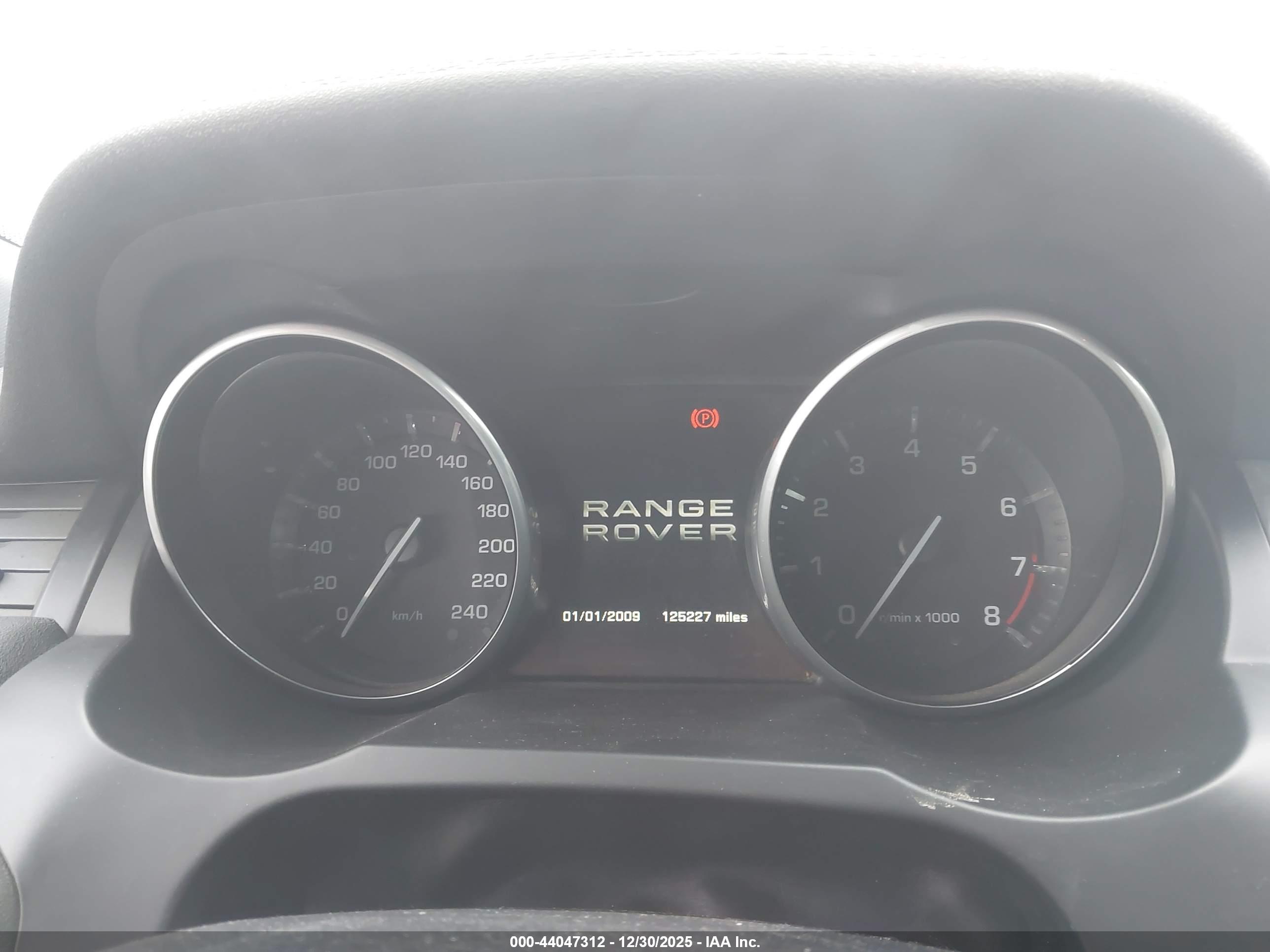 LAND ROVER image 7