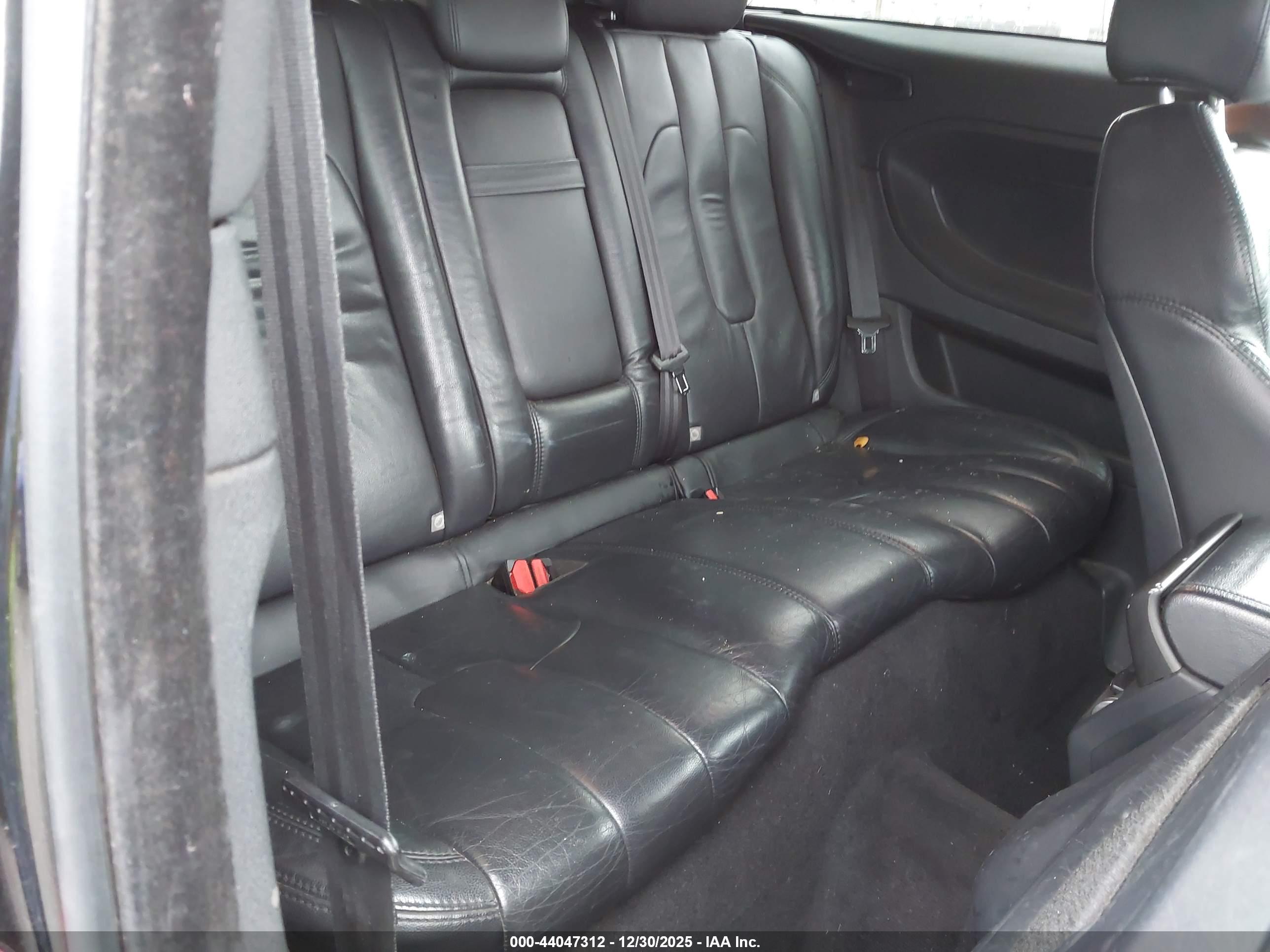 LAND ROVER image 8