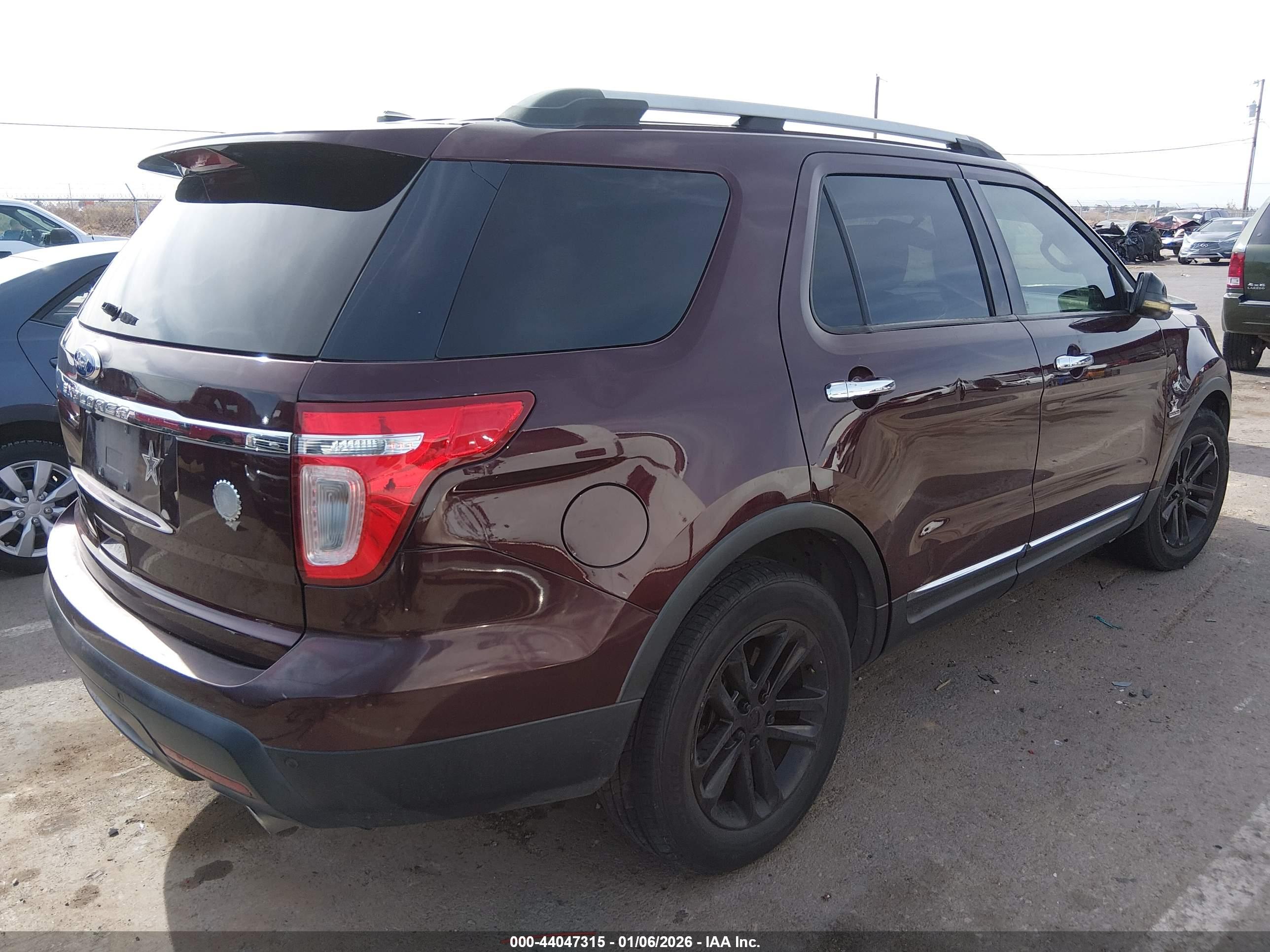 FORD EXPLORER image 4