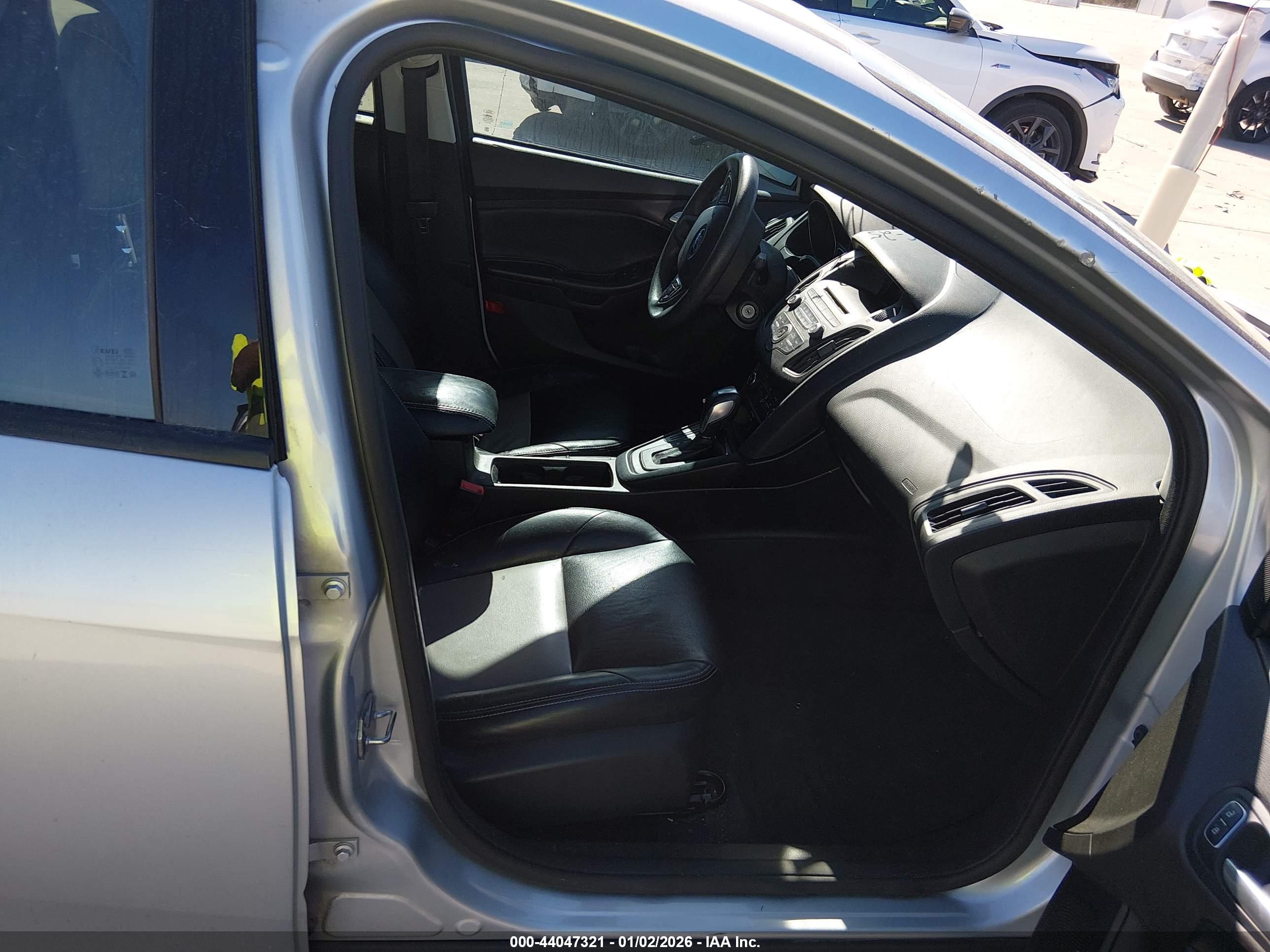 FORD FOCUS image 5