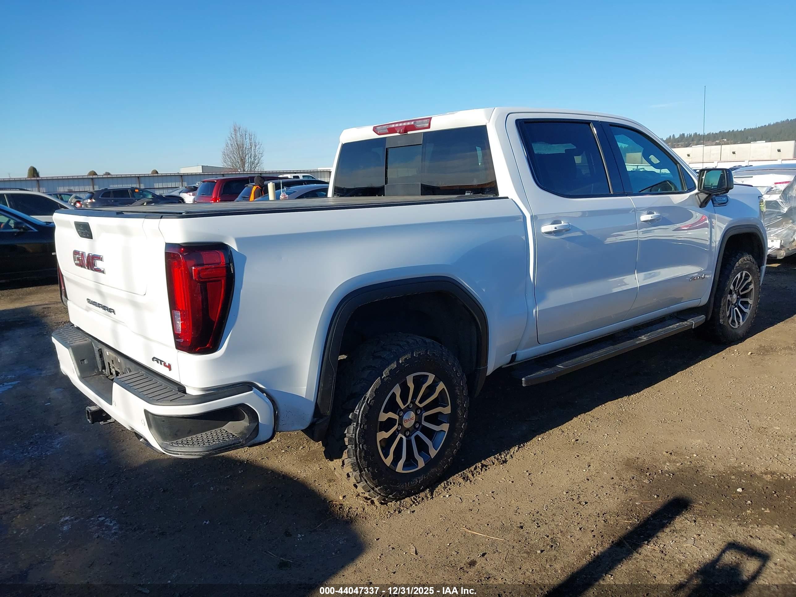 GMC SIERRA image 4