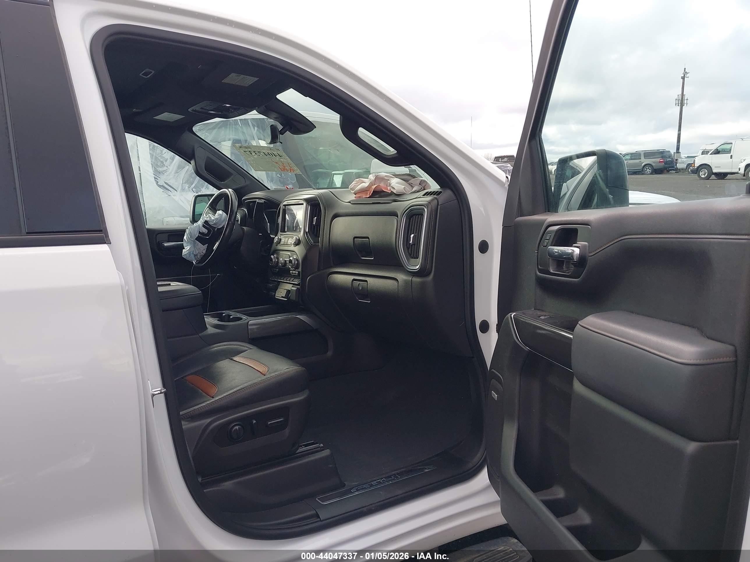 GMC SIERRA image 5
