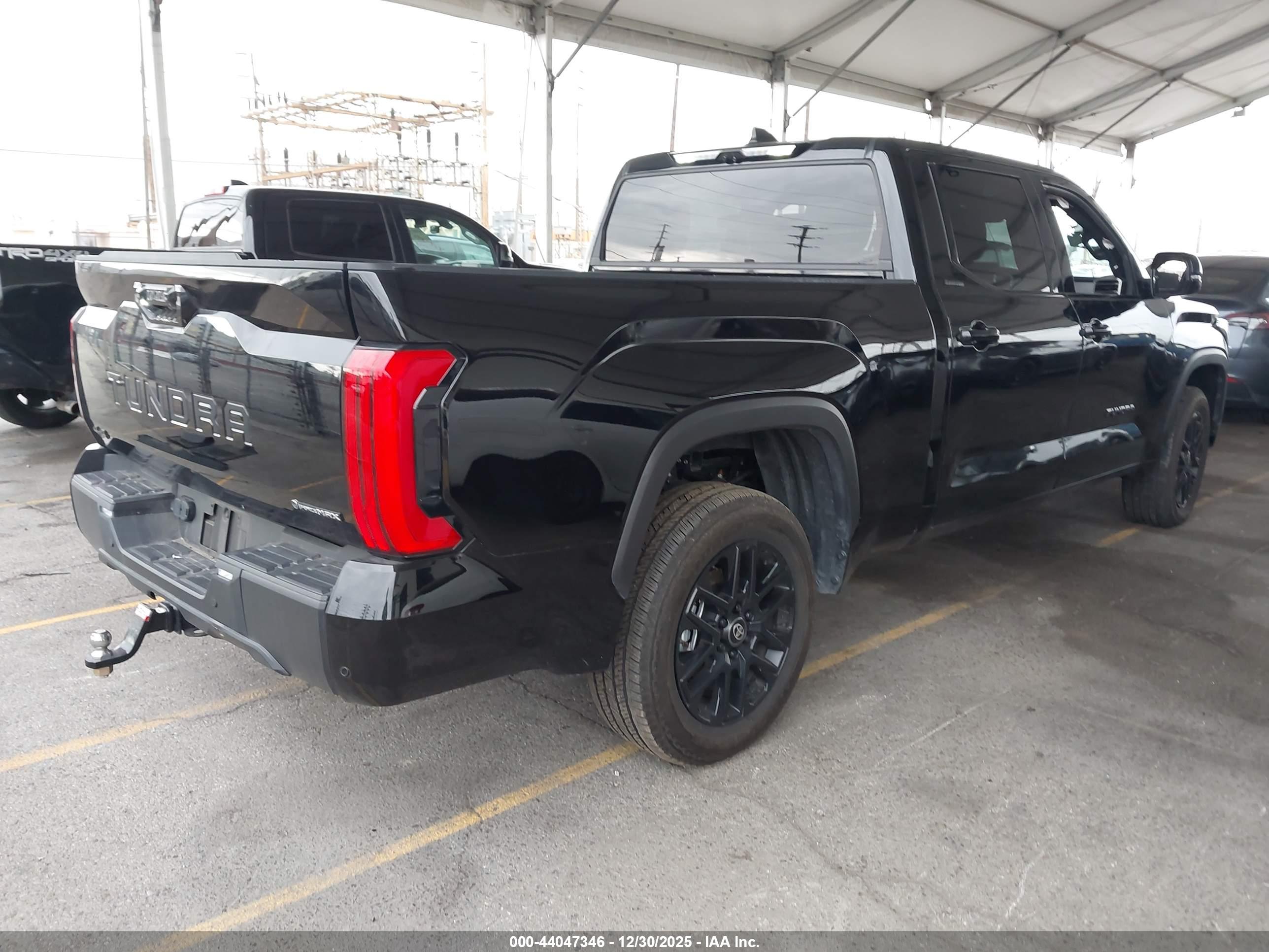 TOYOTA TUNDRA image 4