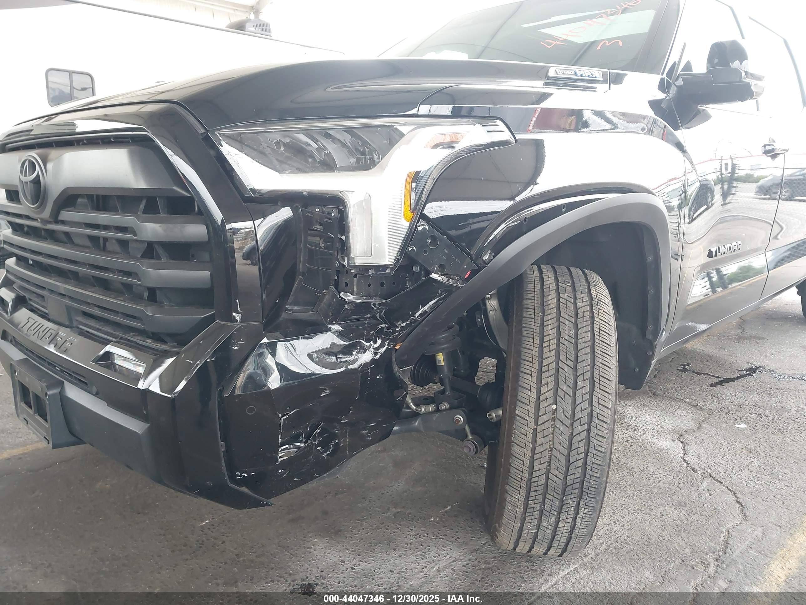 TOYOTA TUNDRA image 6