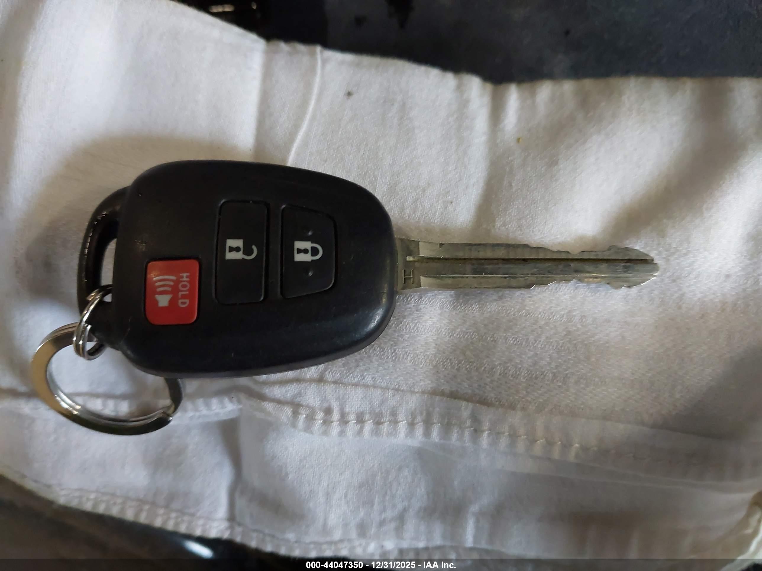 TOYOTA RAV4 image 11