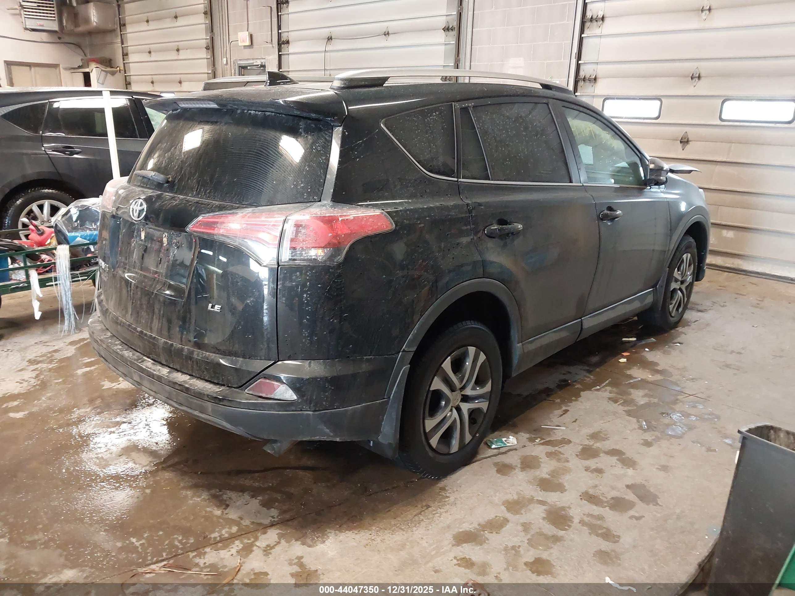 TOYOTA RAV4 image 4
