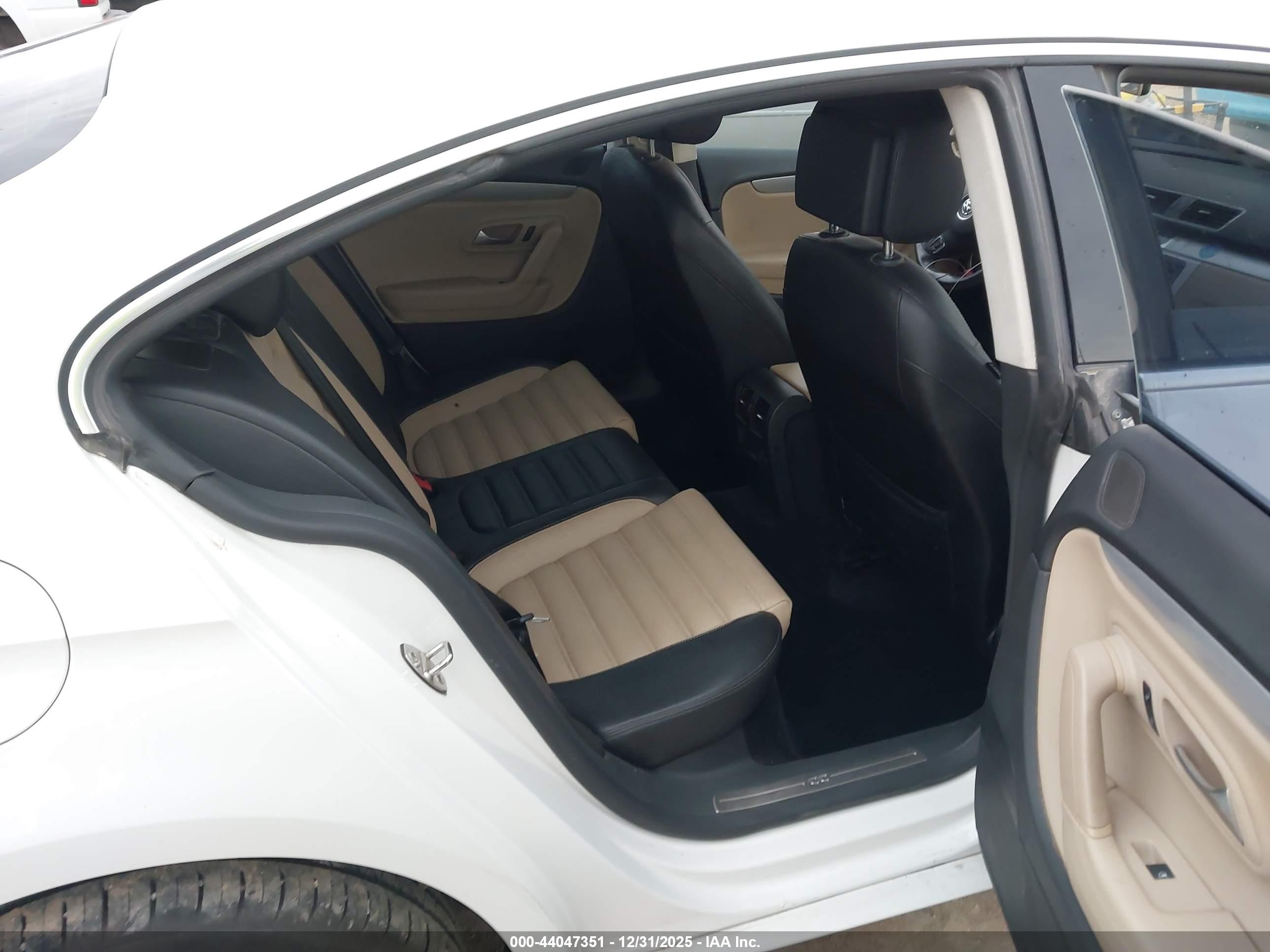 VOLKSWAGEN CC image 8