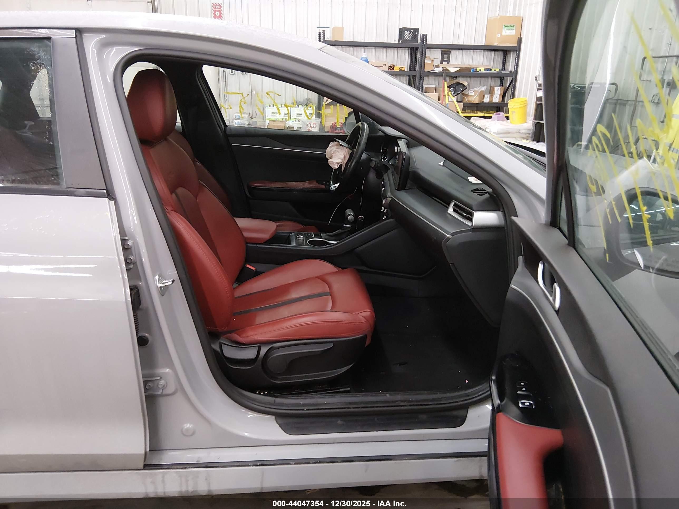 KIA K5 image 5
