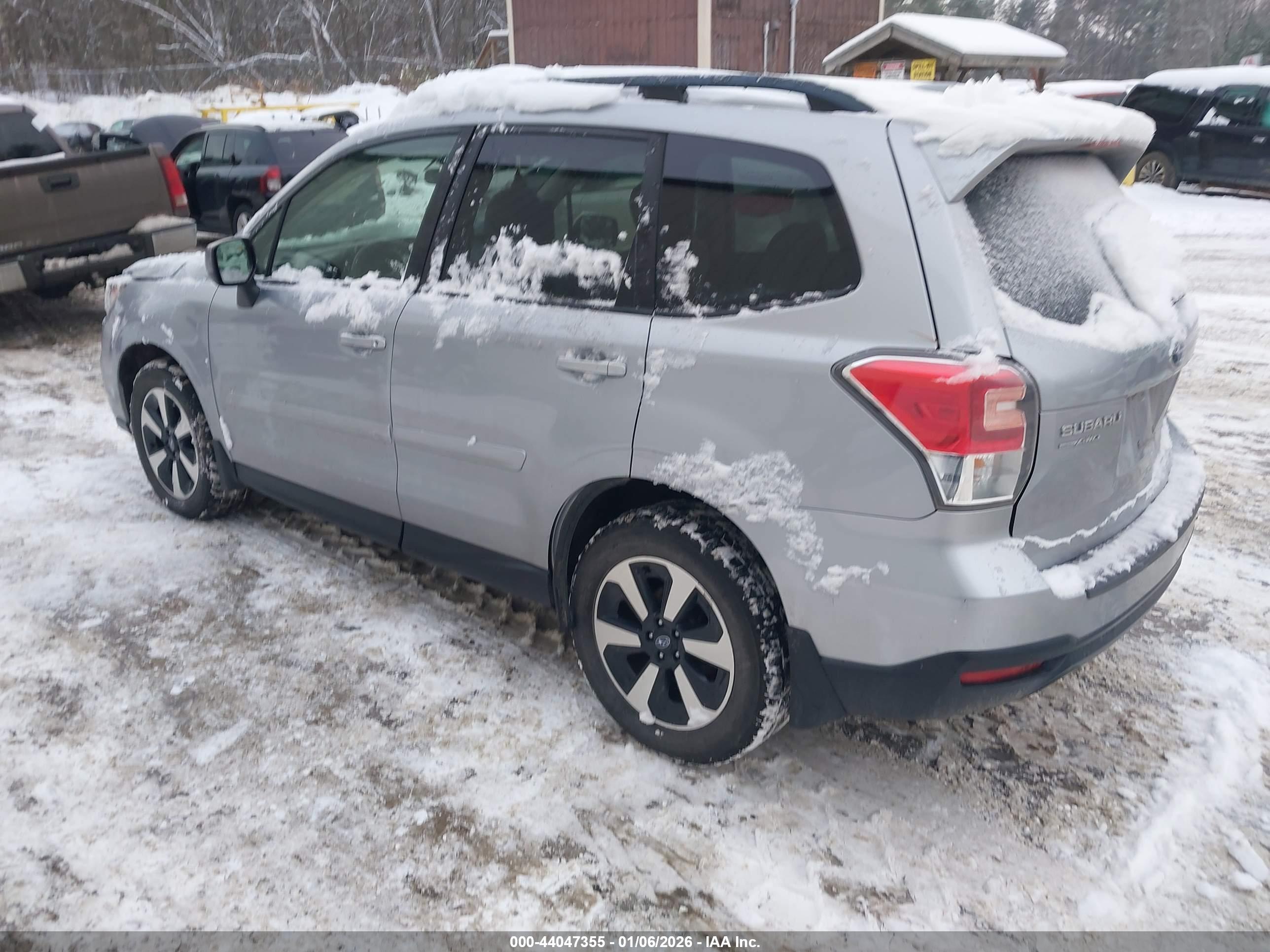 SUBARU FORESTER image 3