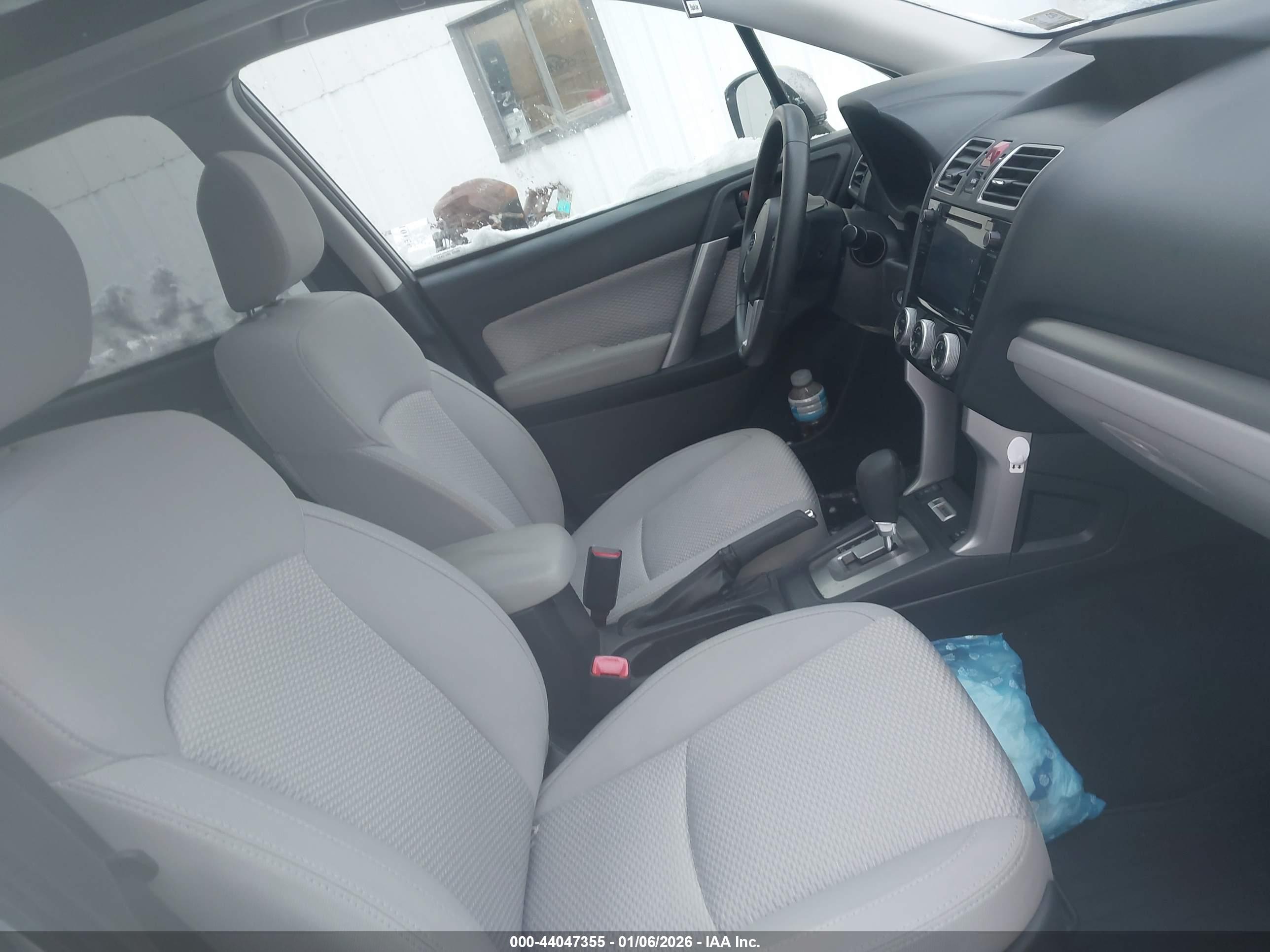 SUBARU FORESTER image 5