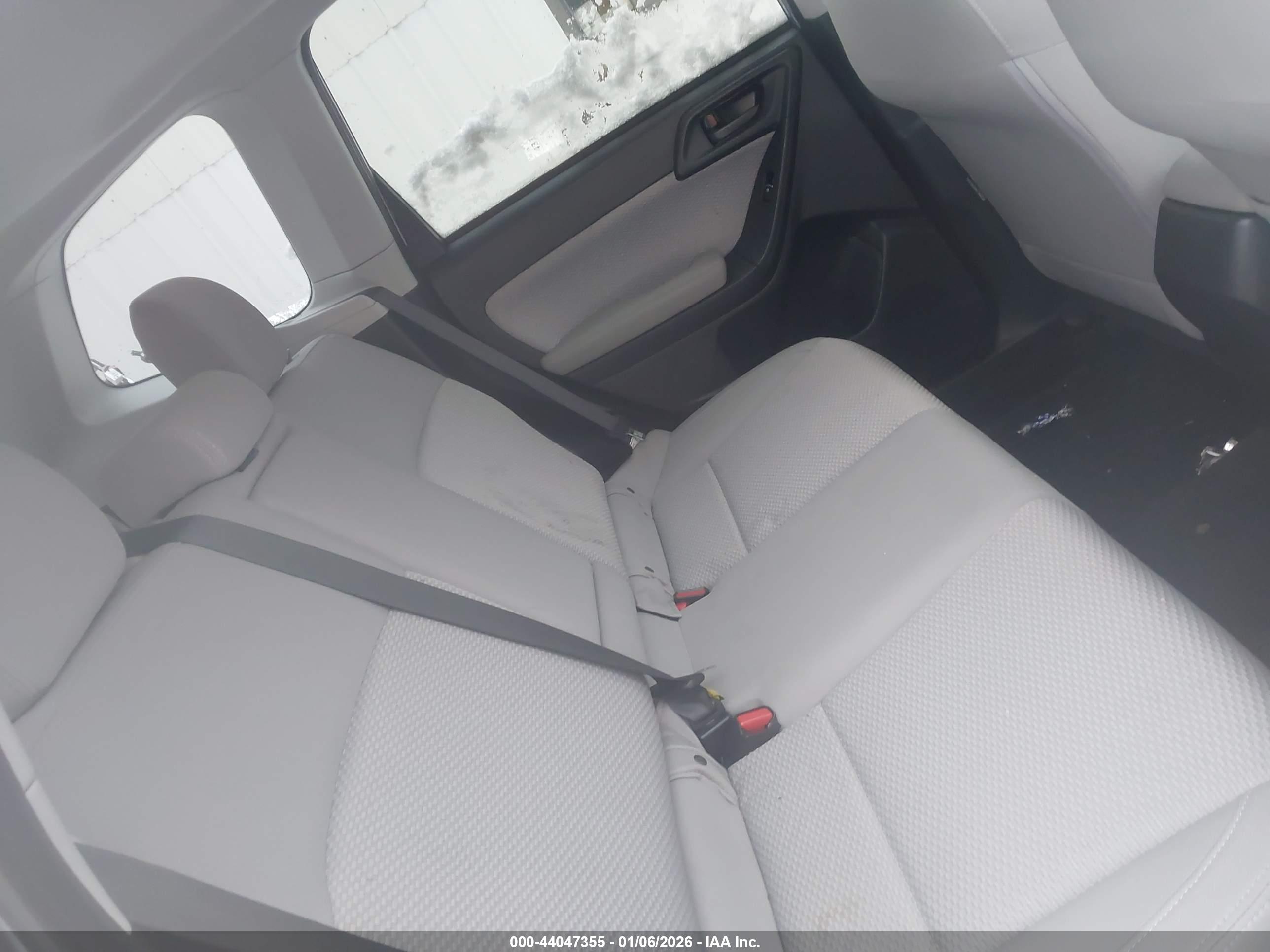 SUBARU FORESTER image 8
