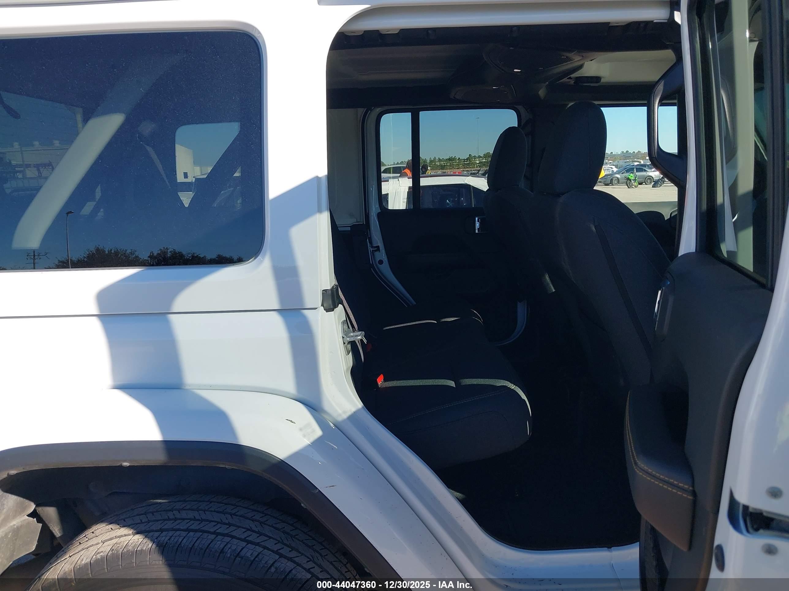 JEEP WRANGLER image 8