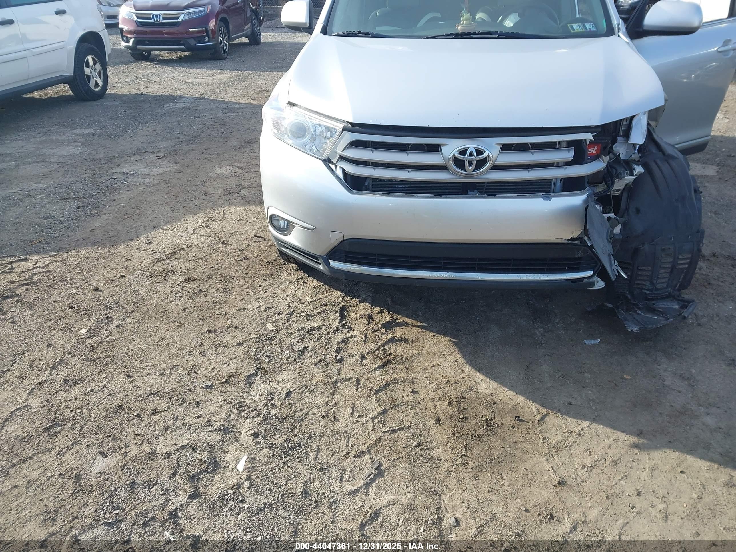 TOYOTA HIGHLANDER image 6