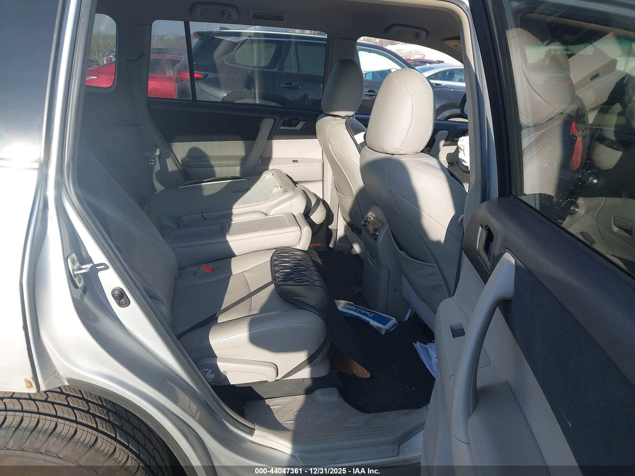 TOYOTA HIGHLANDER image 8