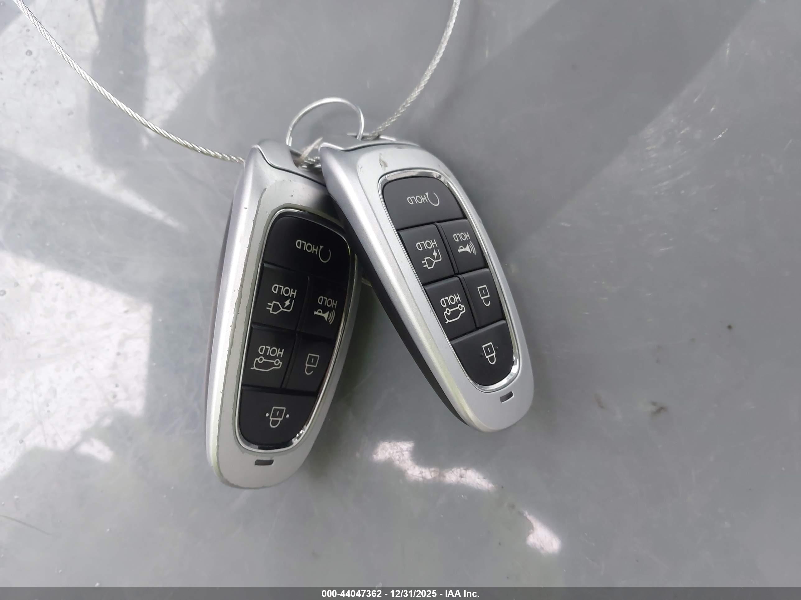 HYUNDAI IONIQ image 11