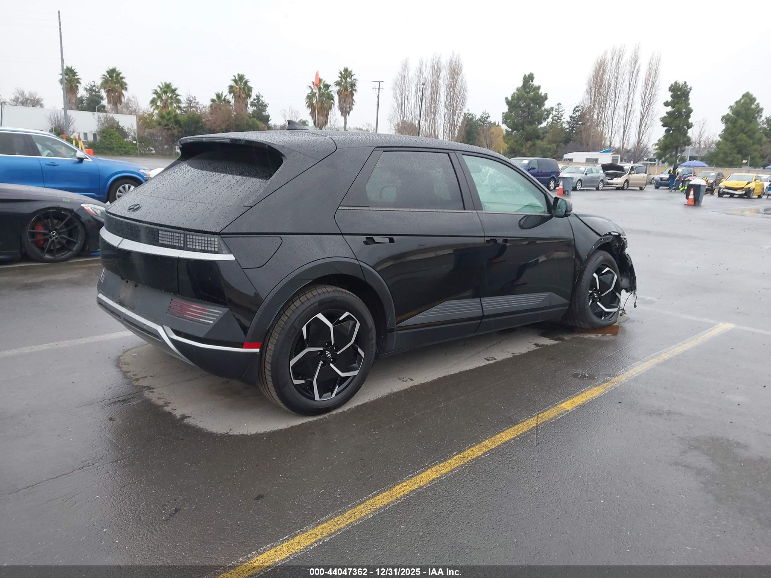 HYUNDAI IONIQ image 4