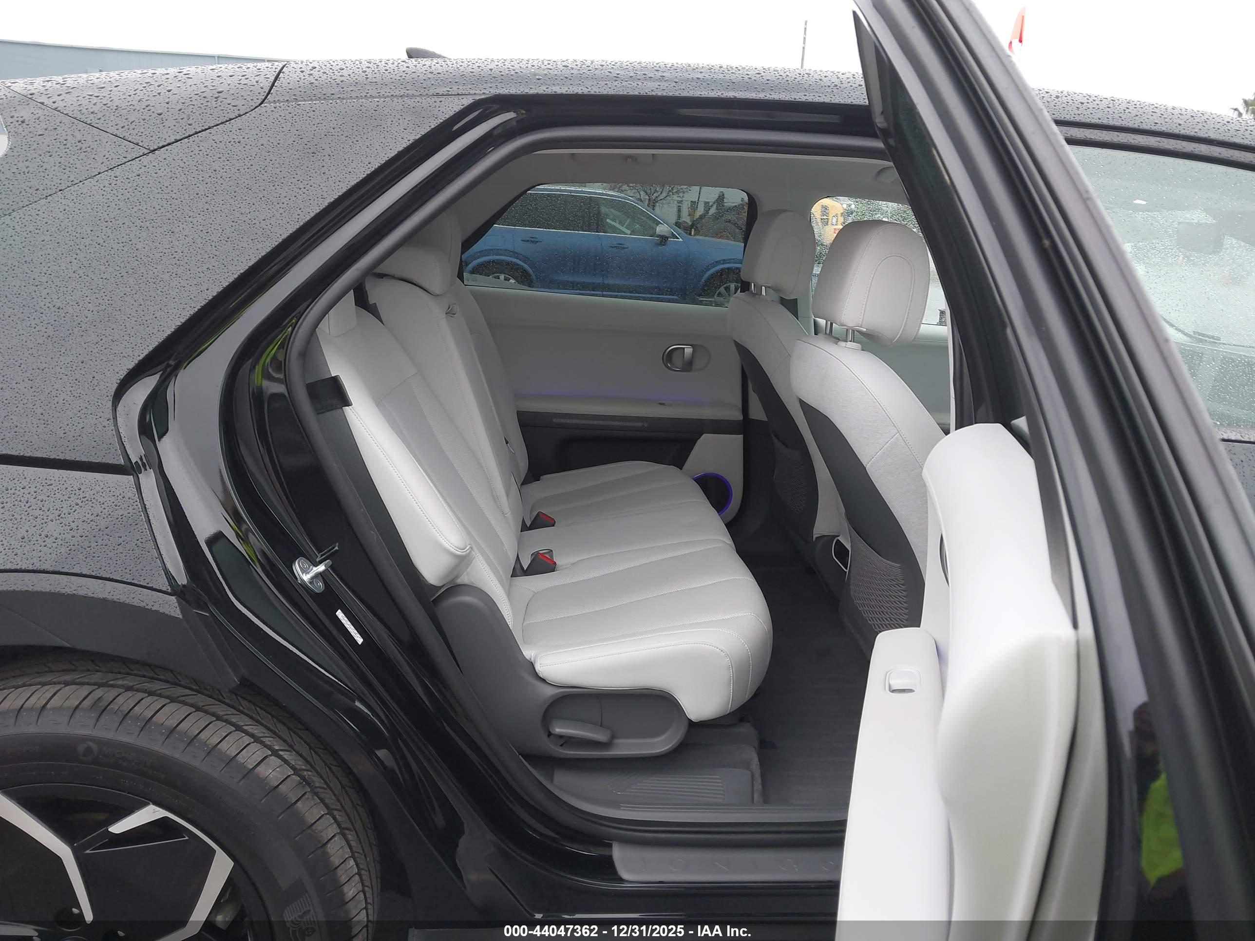 HYUNDAI IONIQ image 8