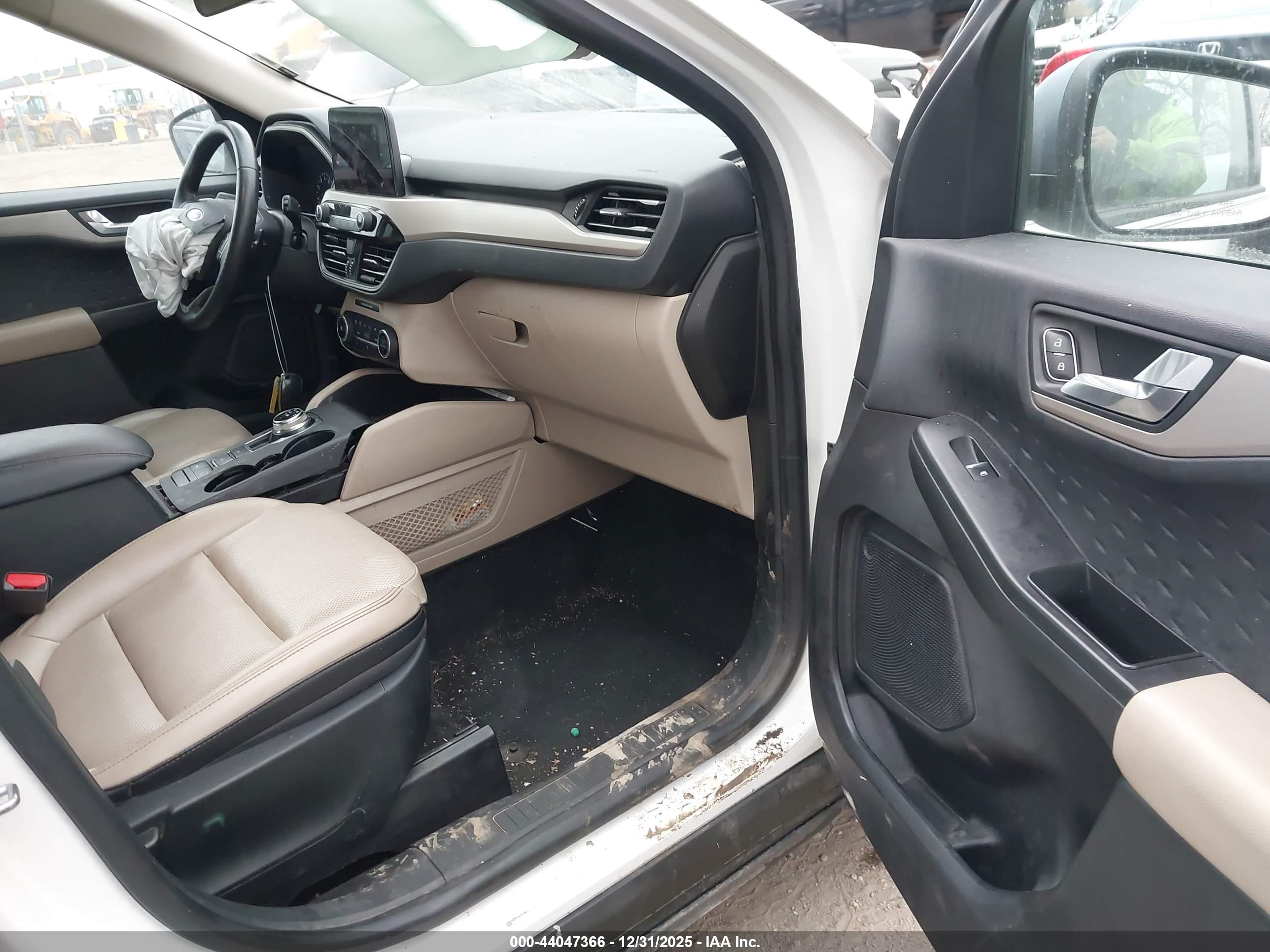 FORD ESCAPE image 5