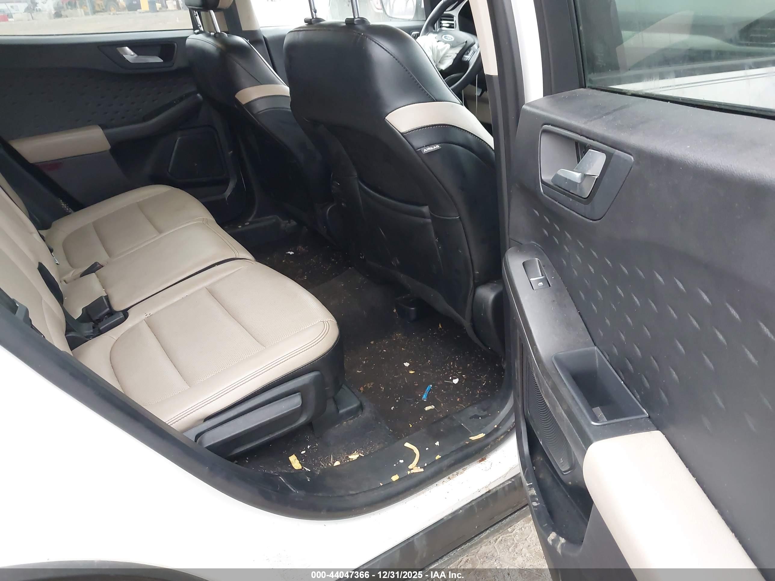 FORD ESCAPE image 8