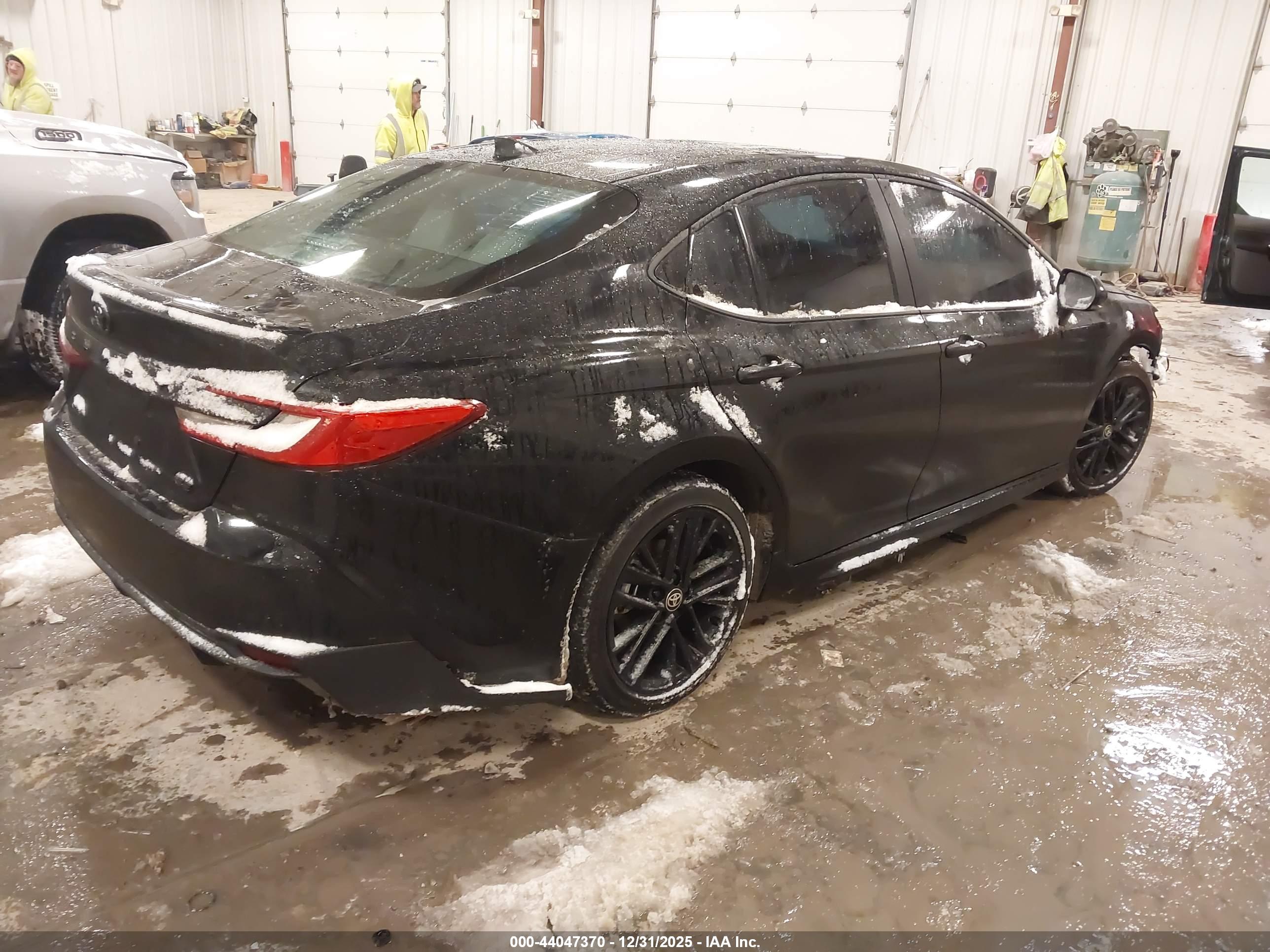 TOYOTA CAMRY image 4