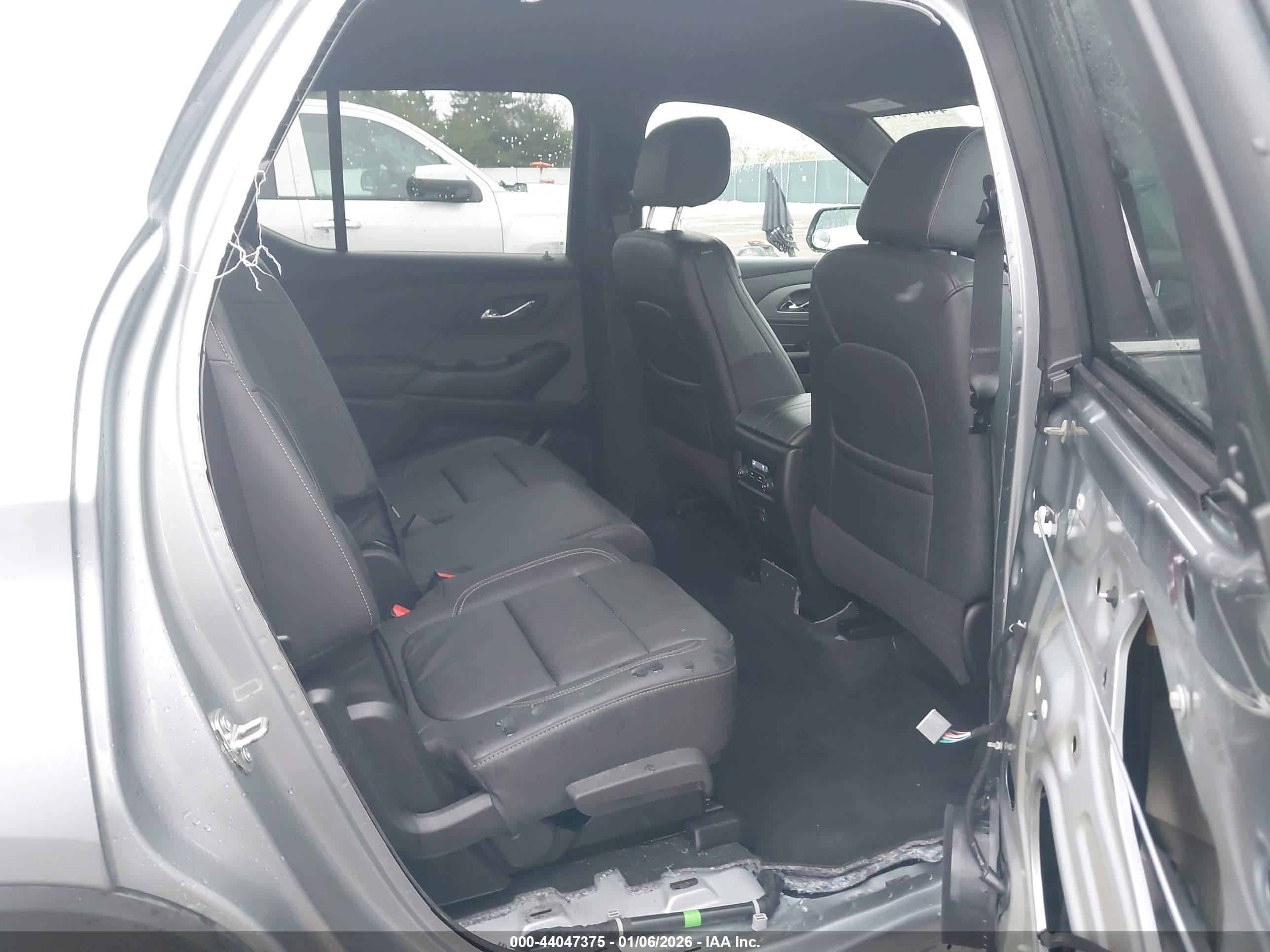 CHEVROLET TRAVERSE image 8