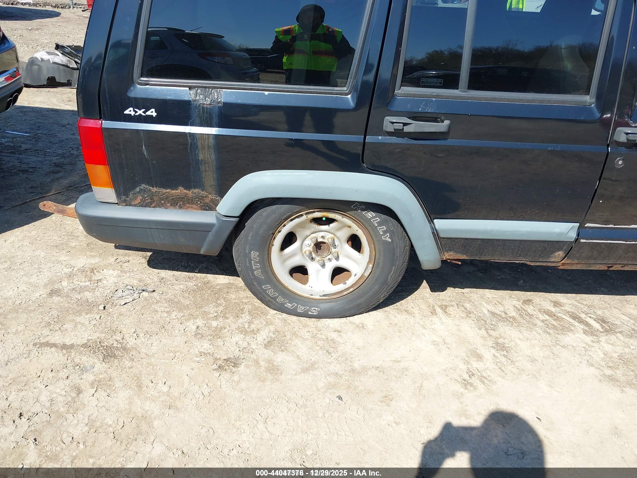 JEEP CHEROKEE image 6