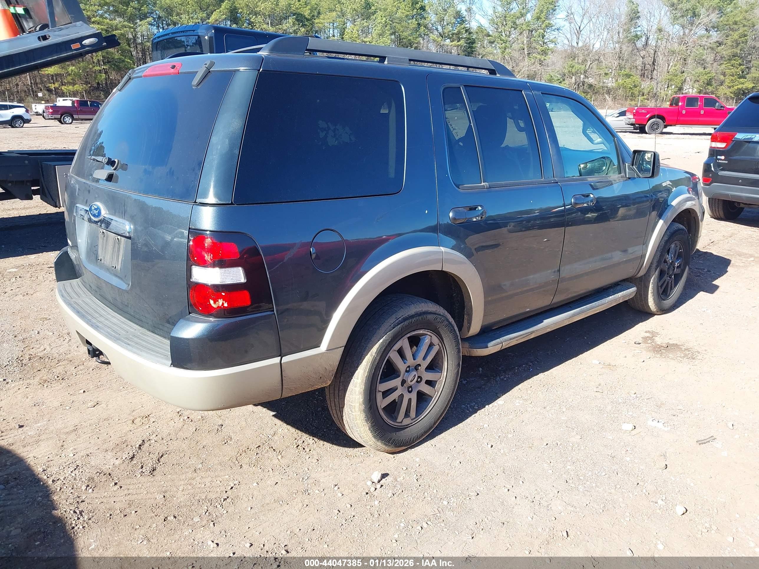 FORD EXPLORER image 4
