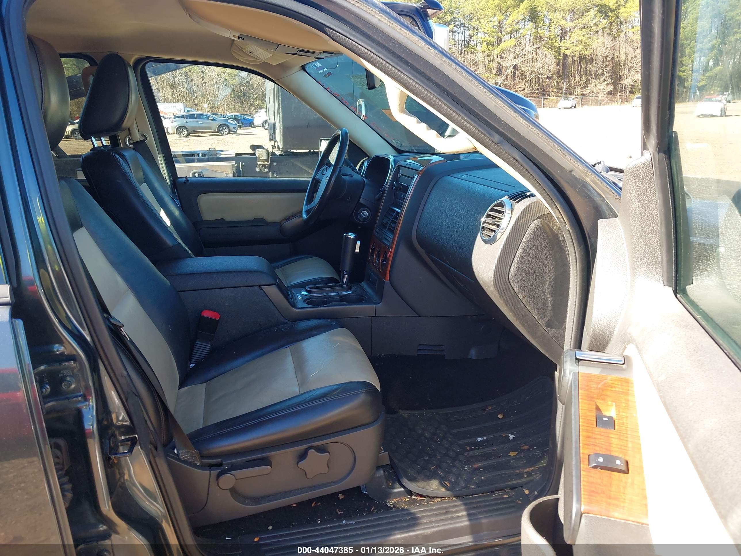 FORD EXPLORER image 5