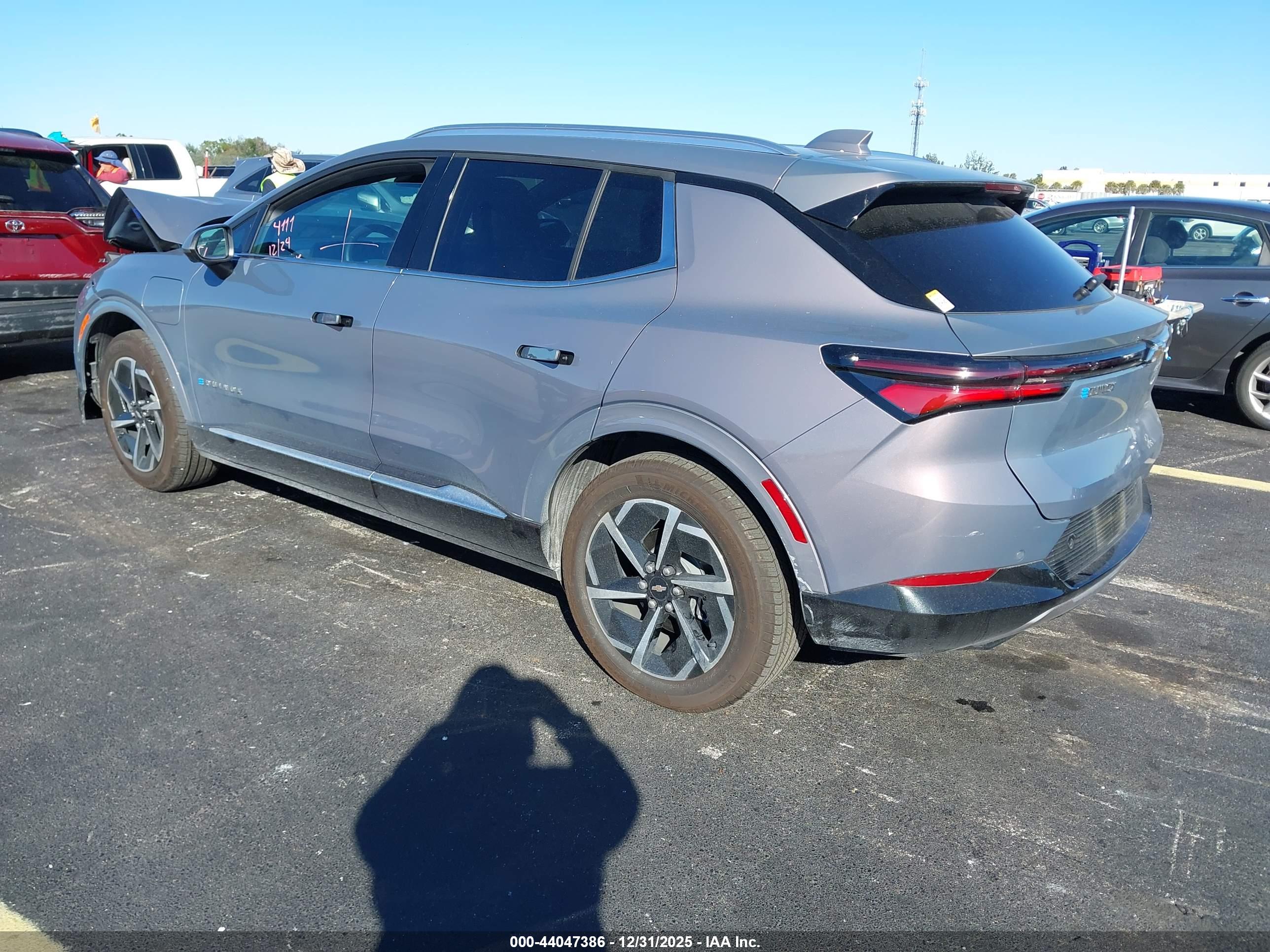 CHEVROLET EQUINOX image 3
