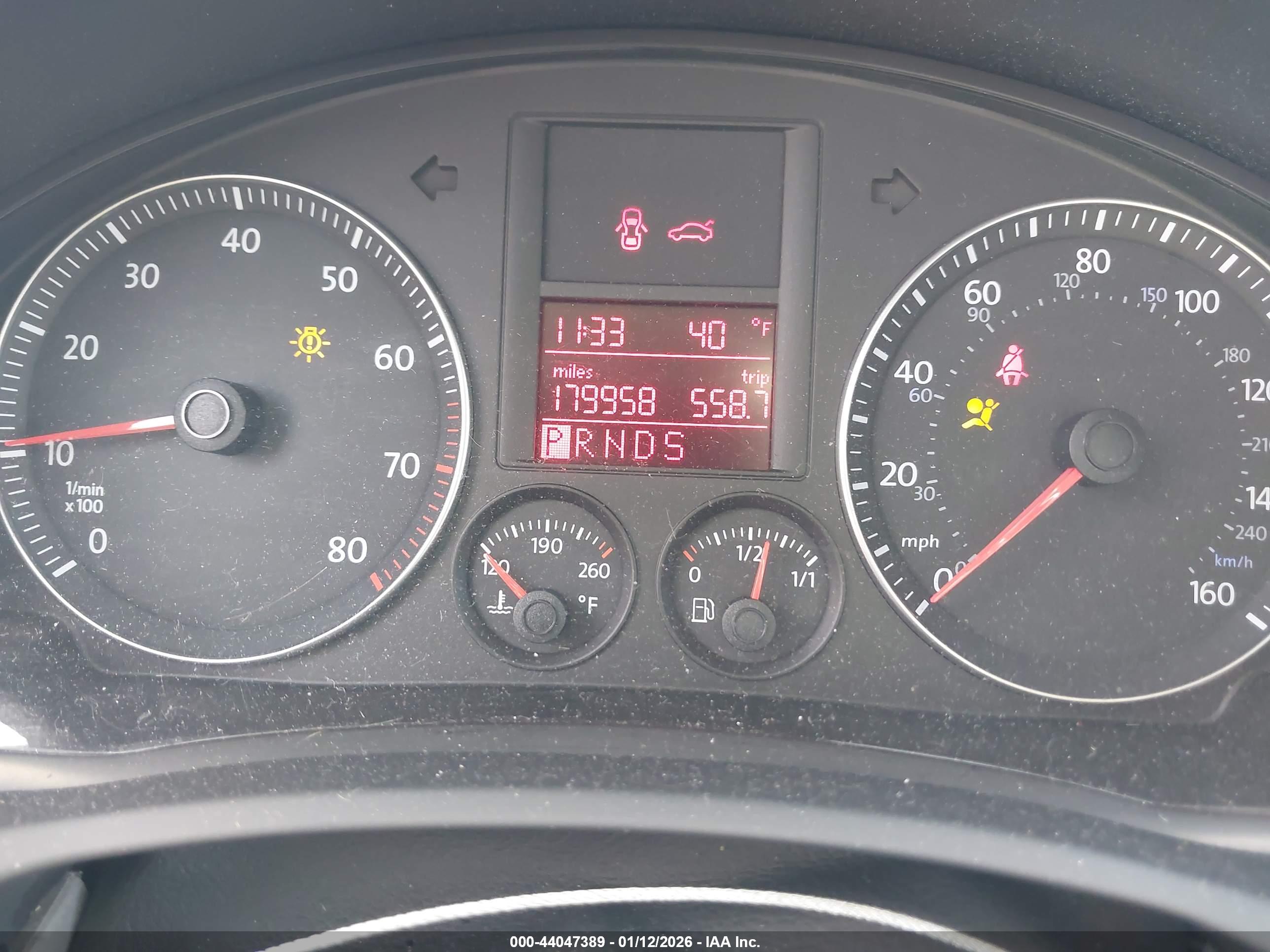 VOLKSWAGEN JETTA image 7