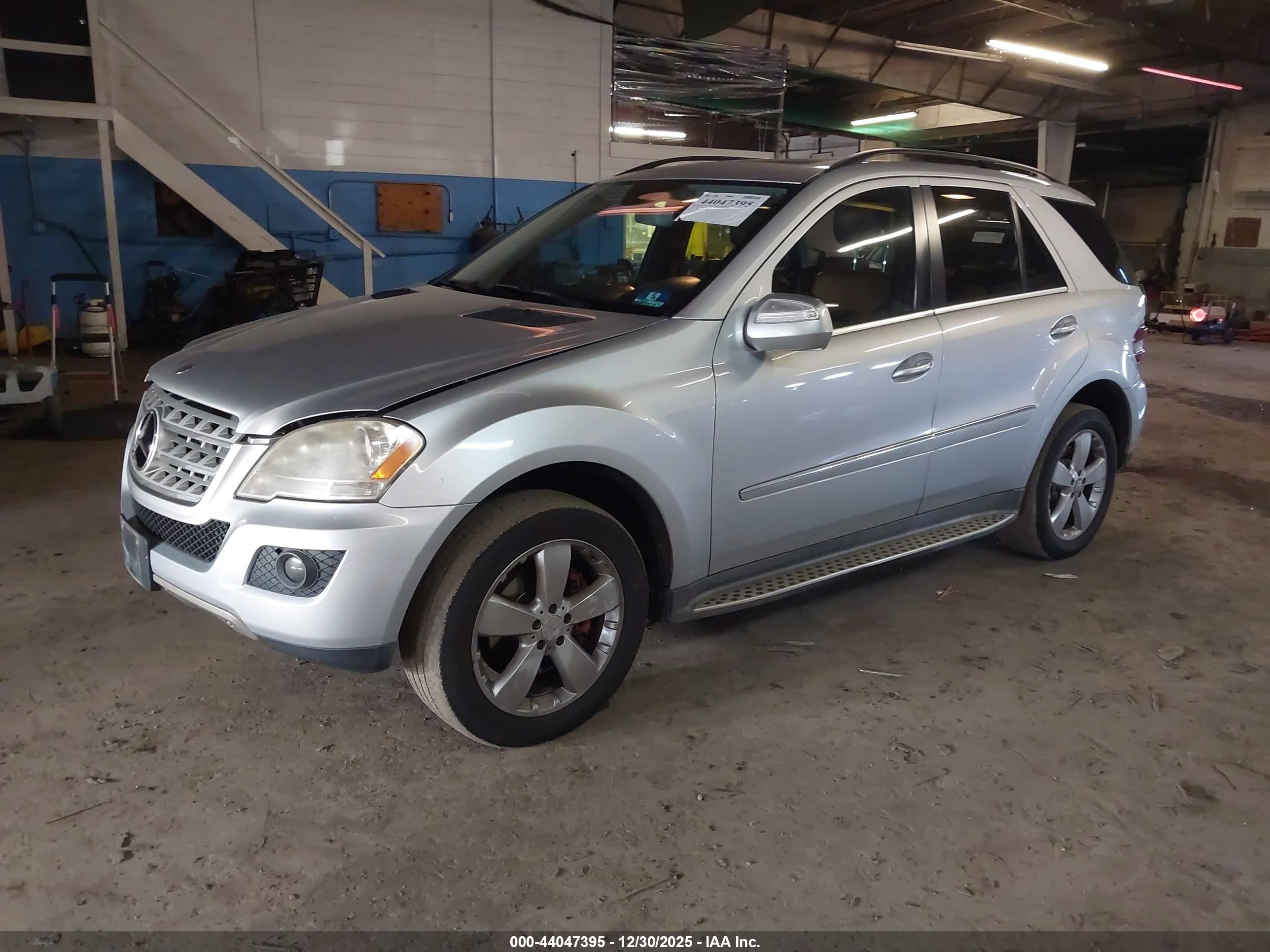 MERCEDES-BENZ ML image 2