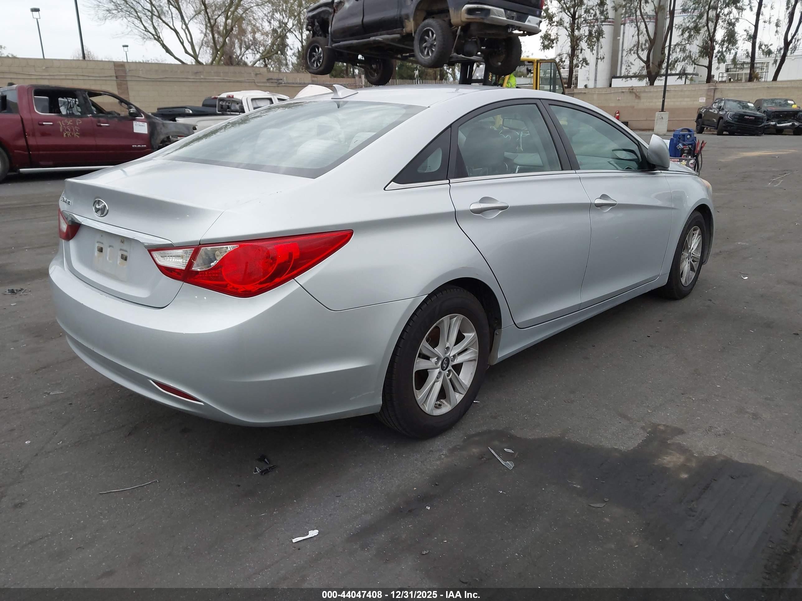 HYUNDAI SONATA image 4
