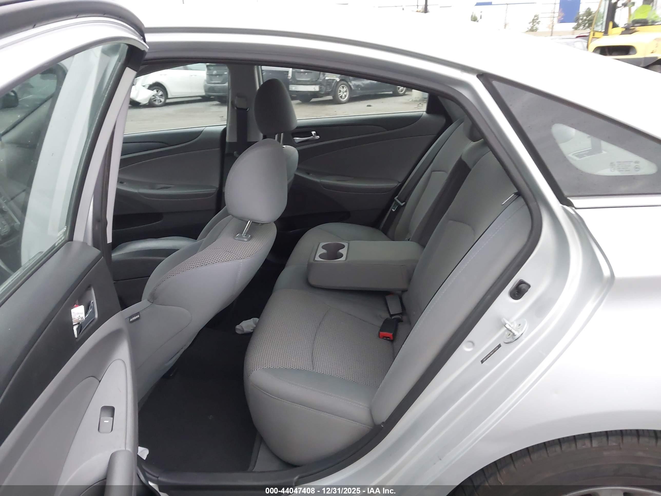 HYUNDAI SONATA image 8