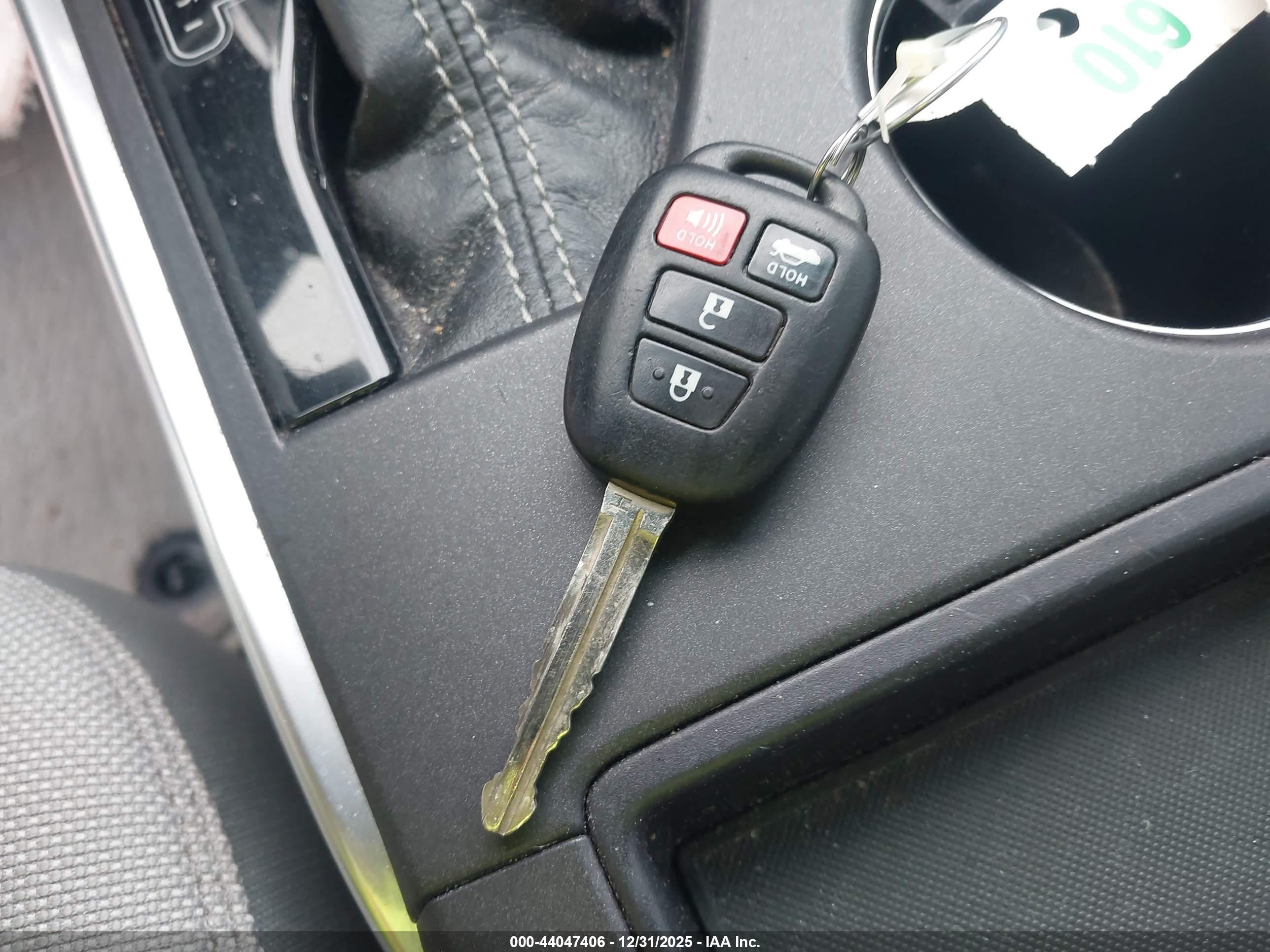 TOYOTA CAMRY image 11