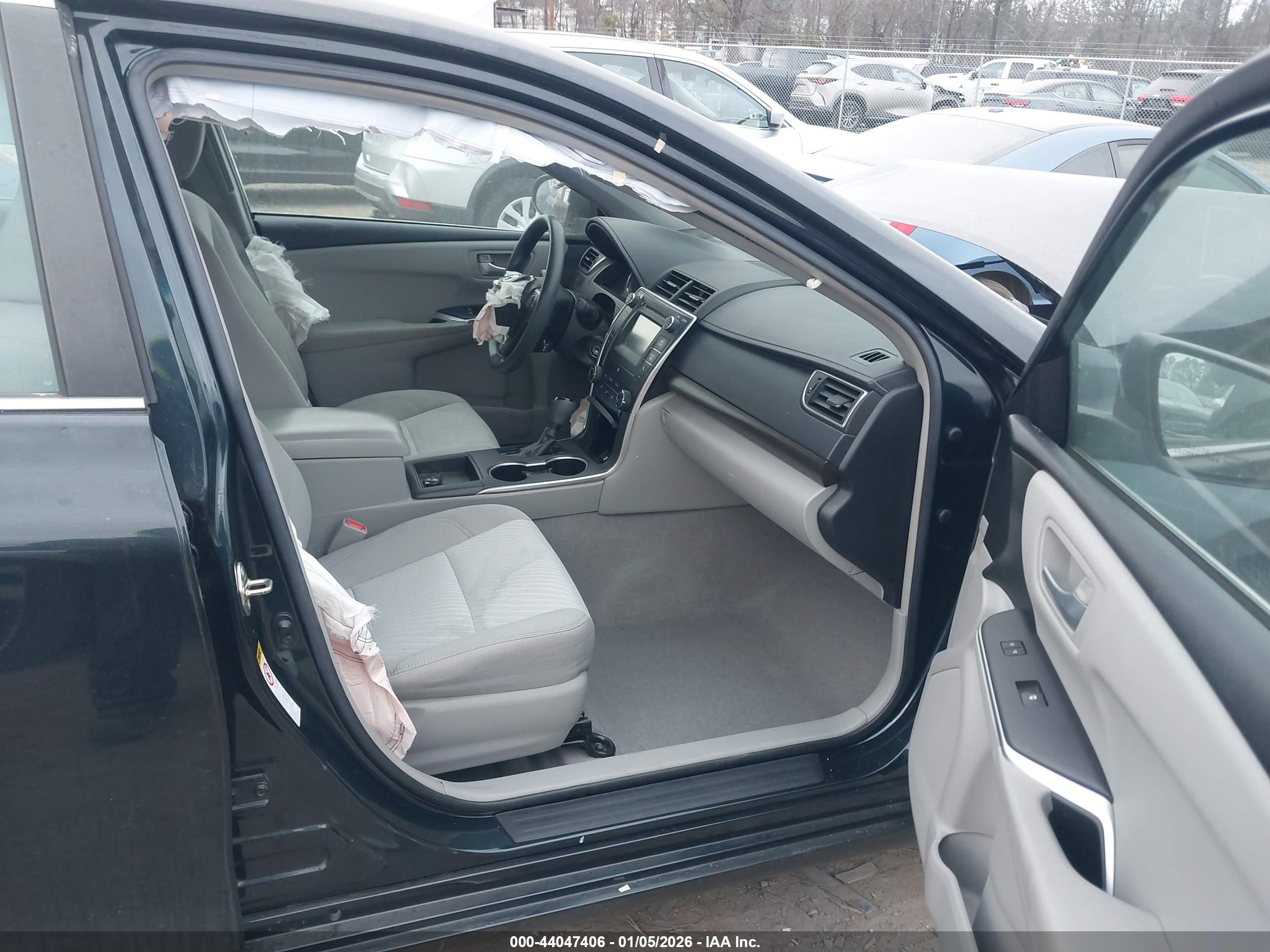TOYOTA CAMRY image 5