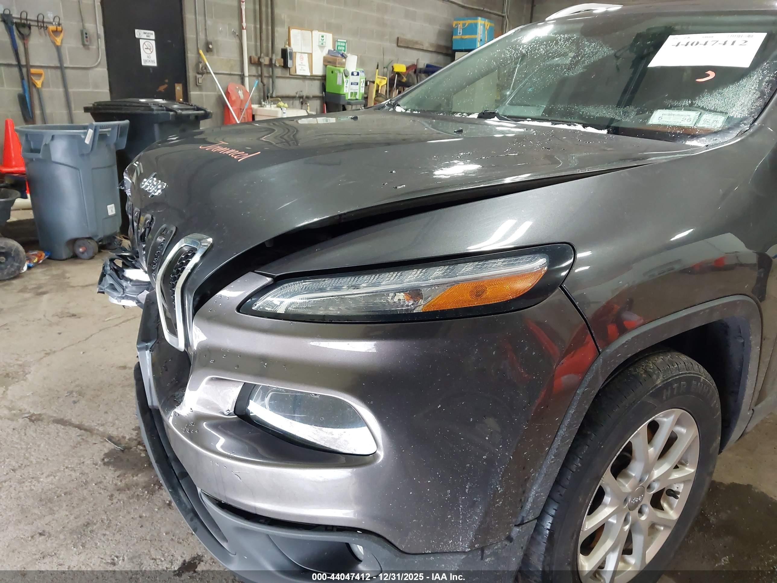 JEEP CHEROKEE image 6