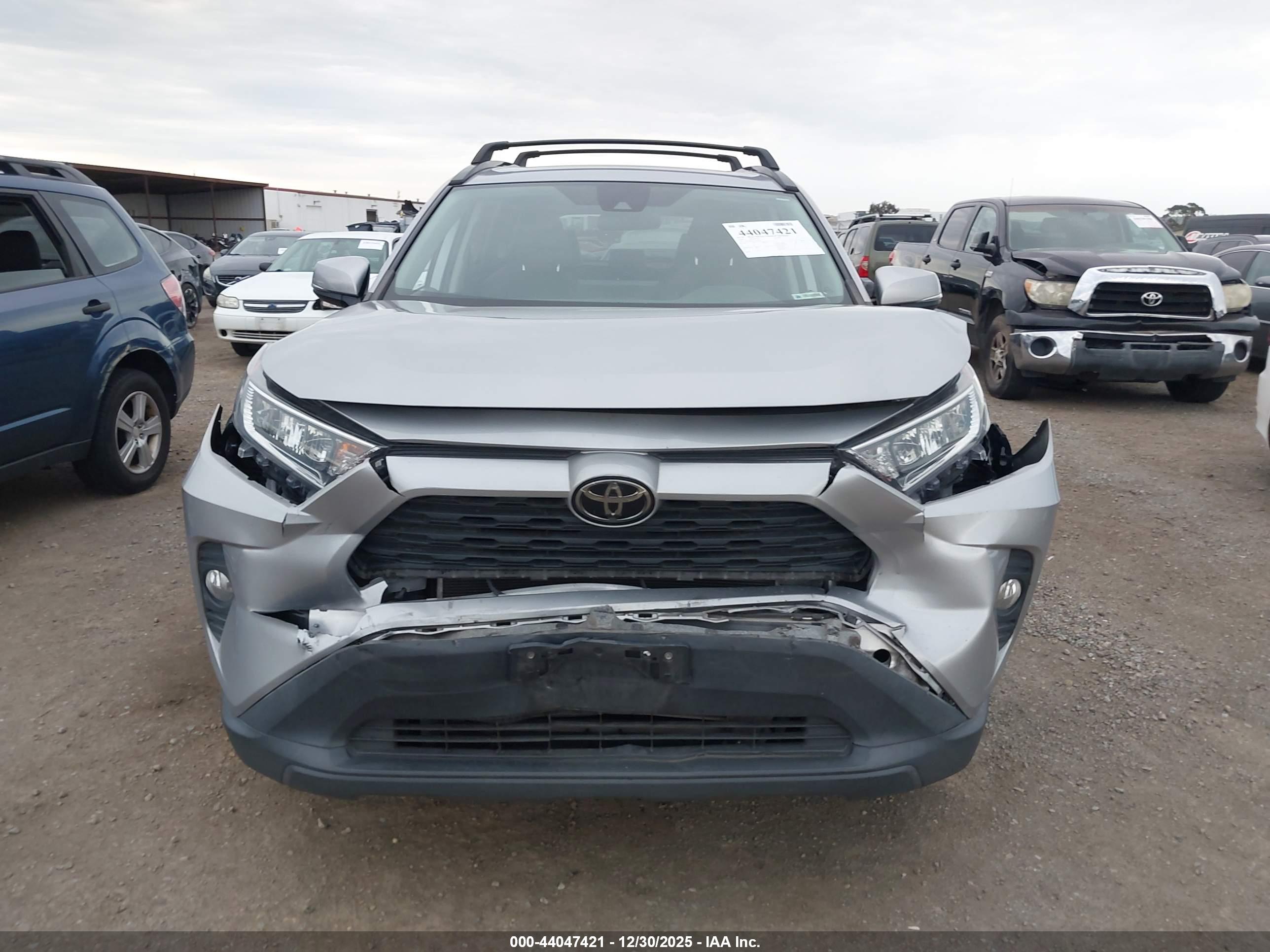 TOYOTA RAV4 image 6