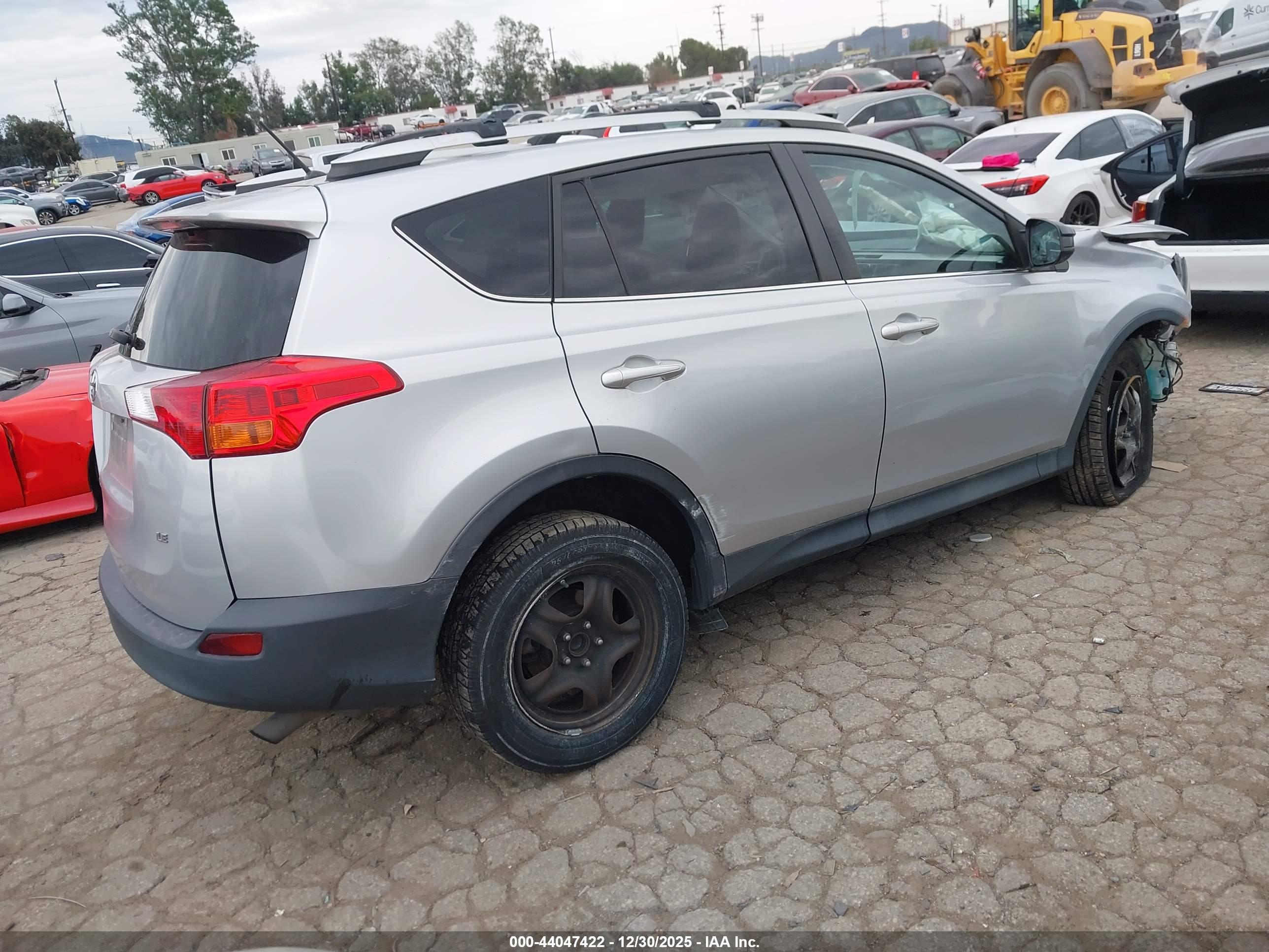 TOYOTA RAV4 image 4