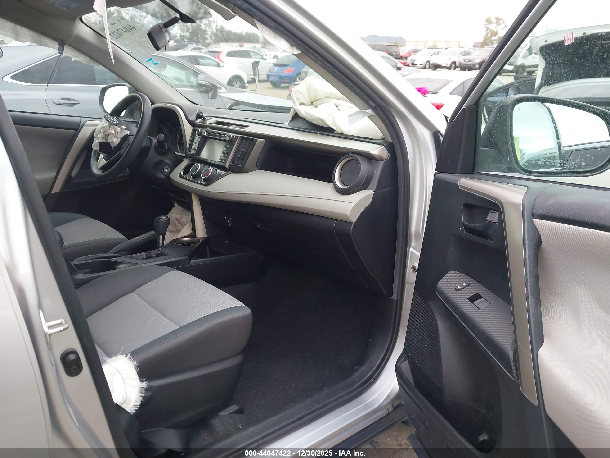 TOYOTA RAV4 image 5