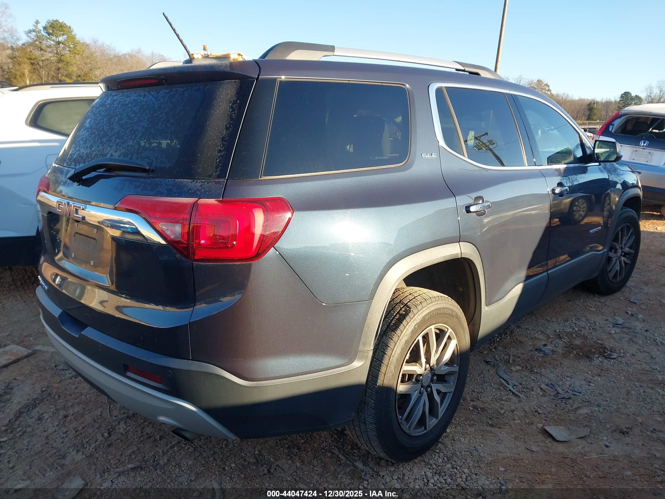GMC ACADIA image 4