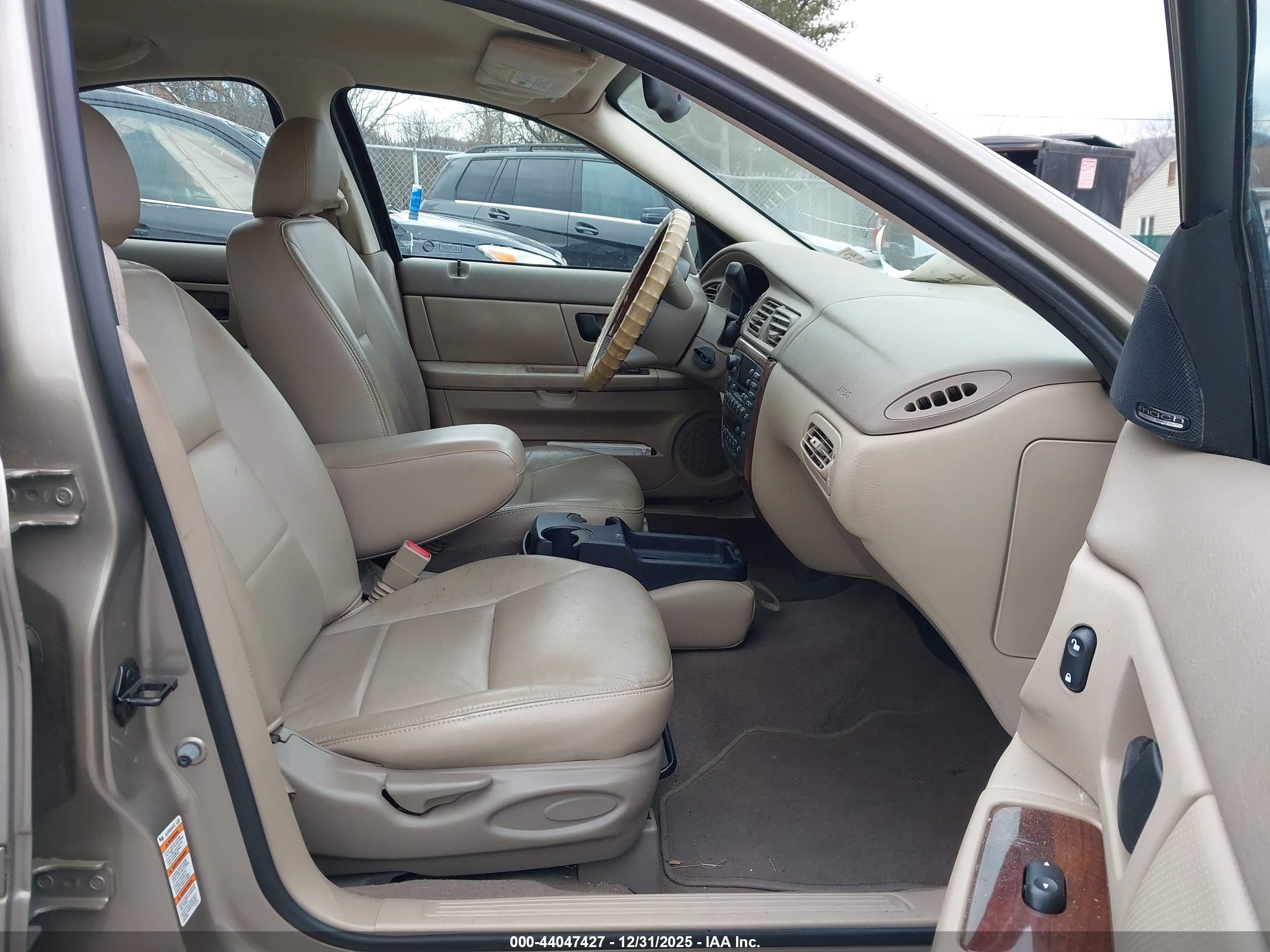 FORD TAURUS image 5